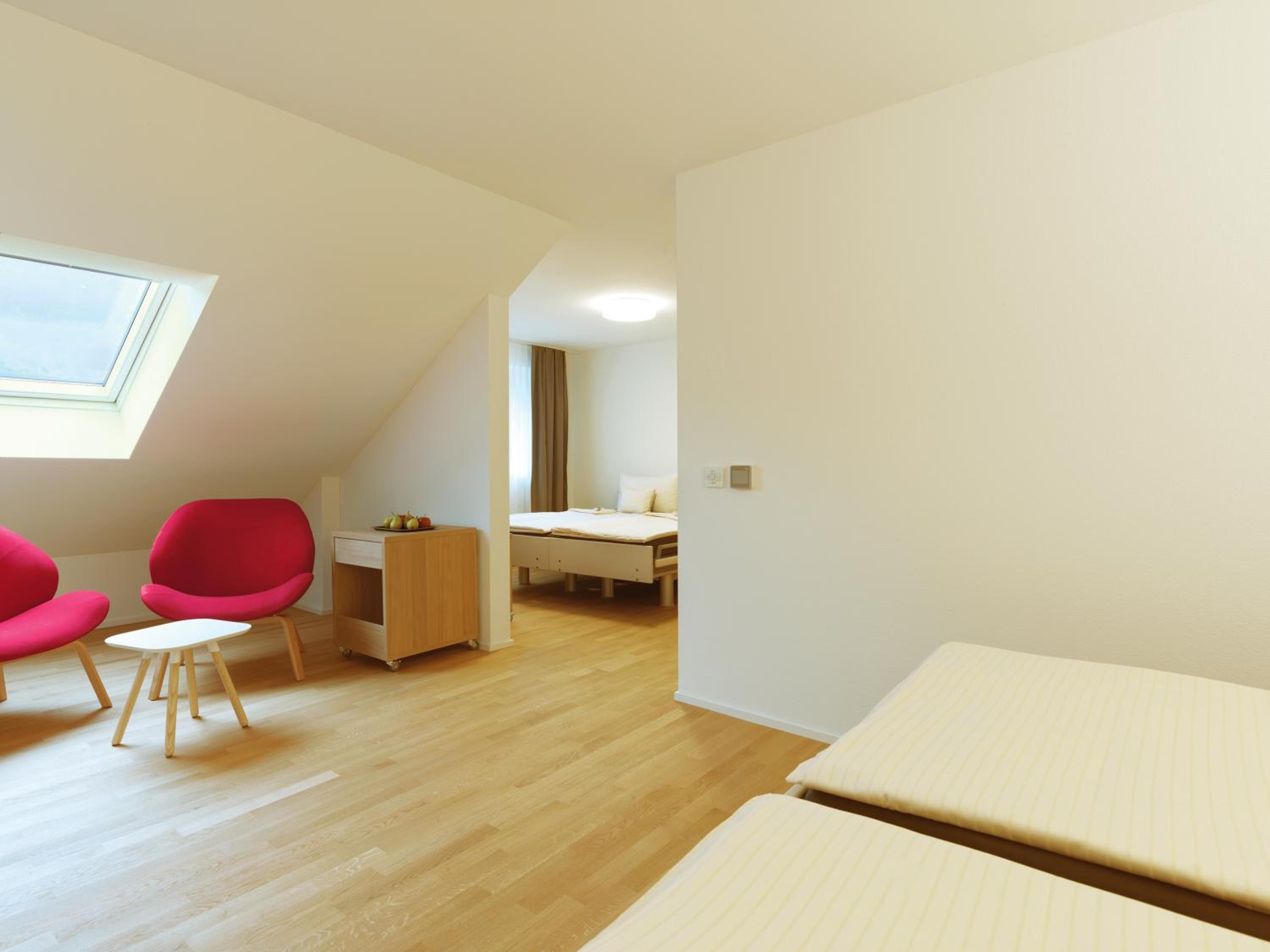Deluxe Quadruple Room - Disability Access photo 2