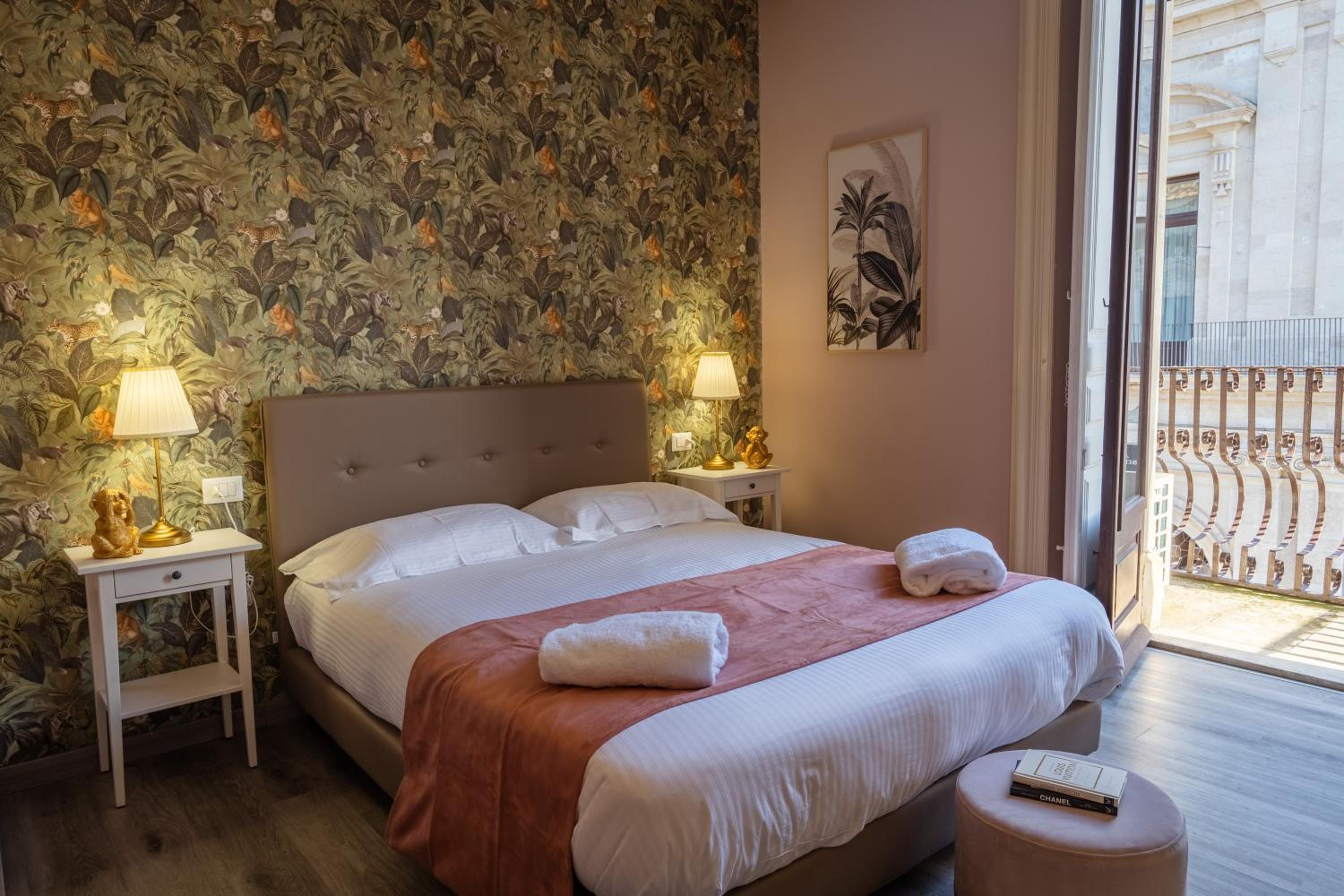 King Room with Balcony photo 2