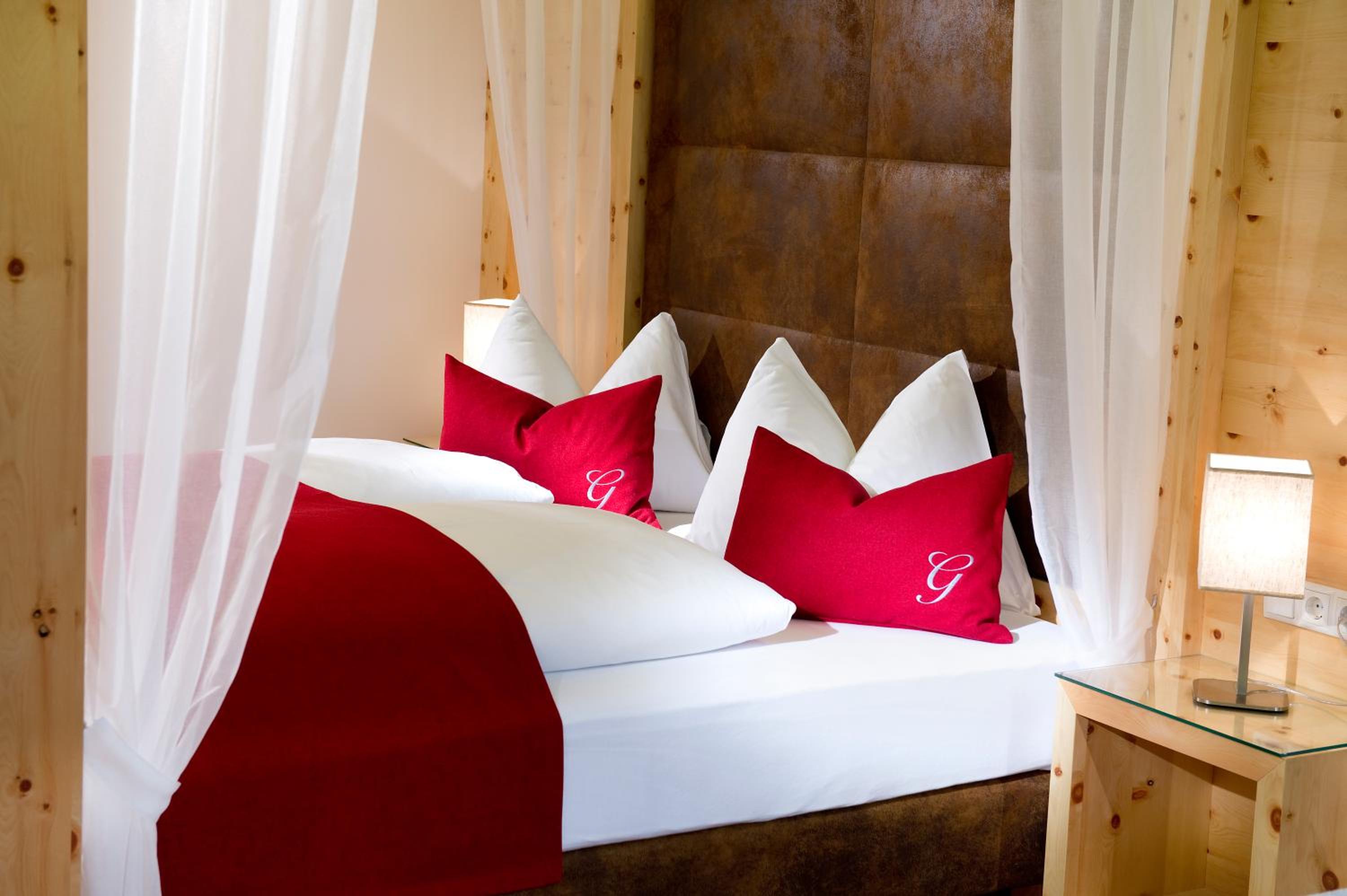 Double Room with Mountain View - Photo 4