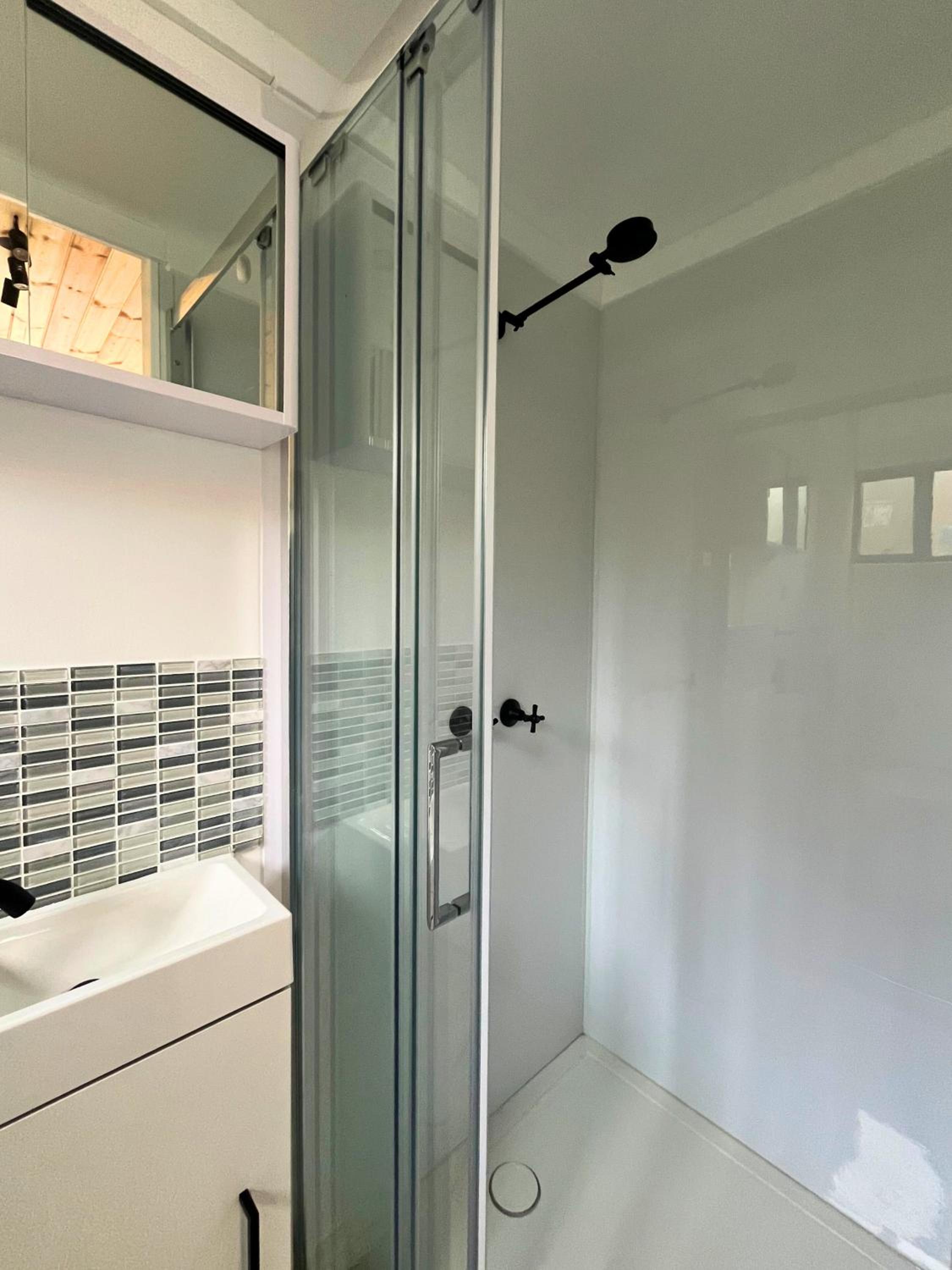 Studio with Spa Bath photo 2