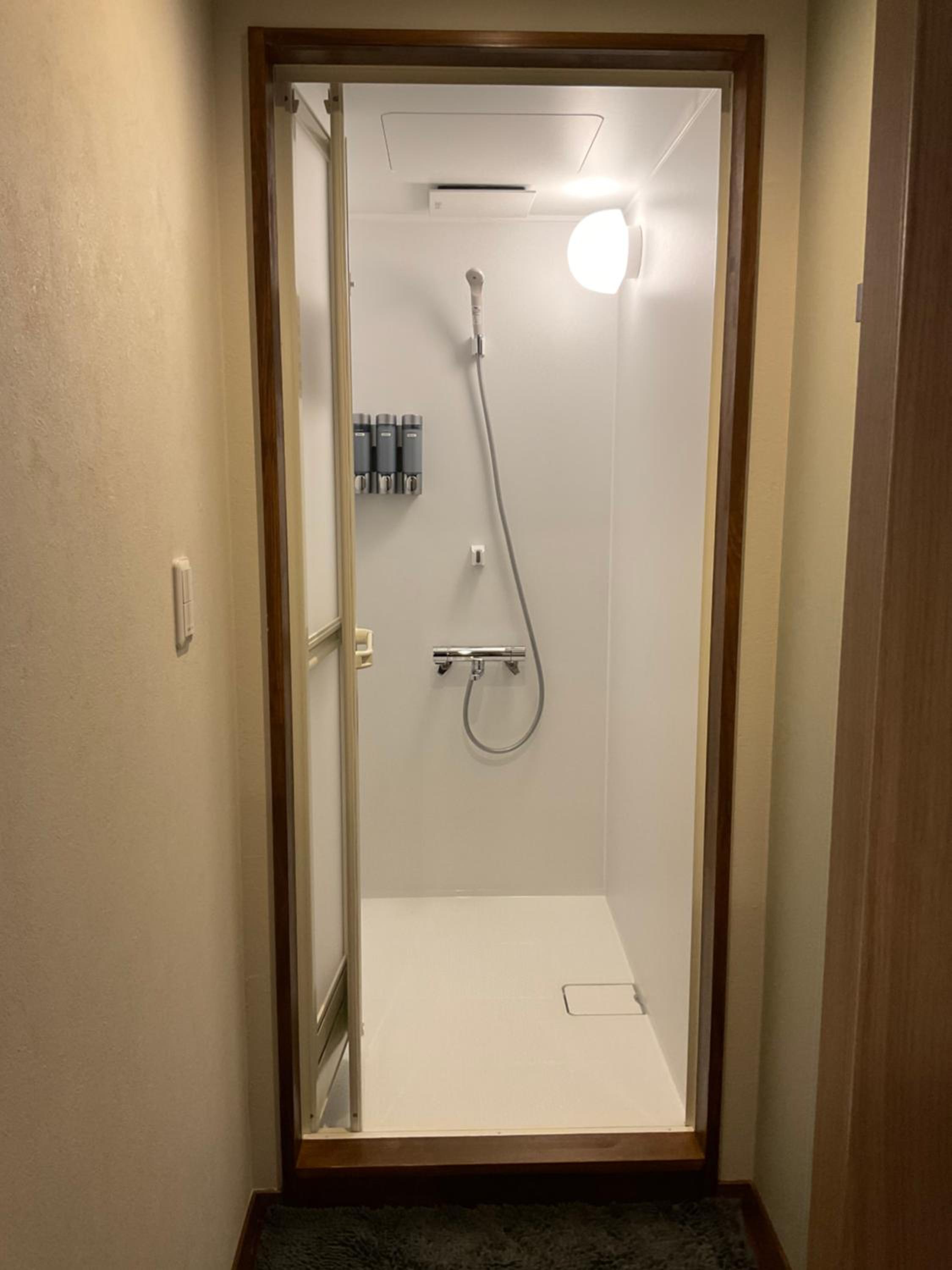 Twin Room with Shared Bathroom photo 1