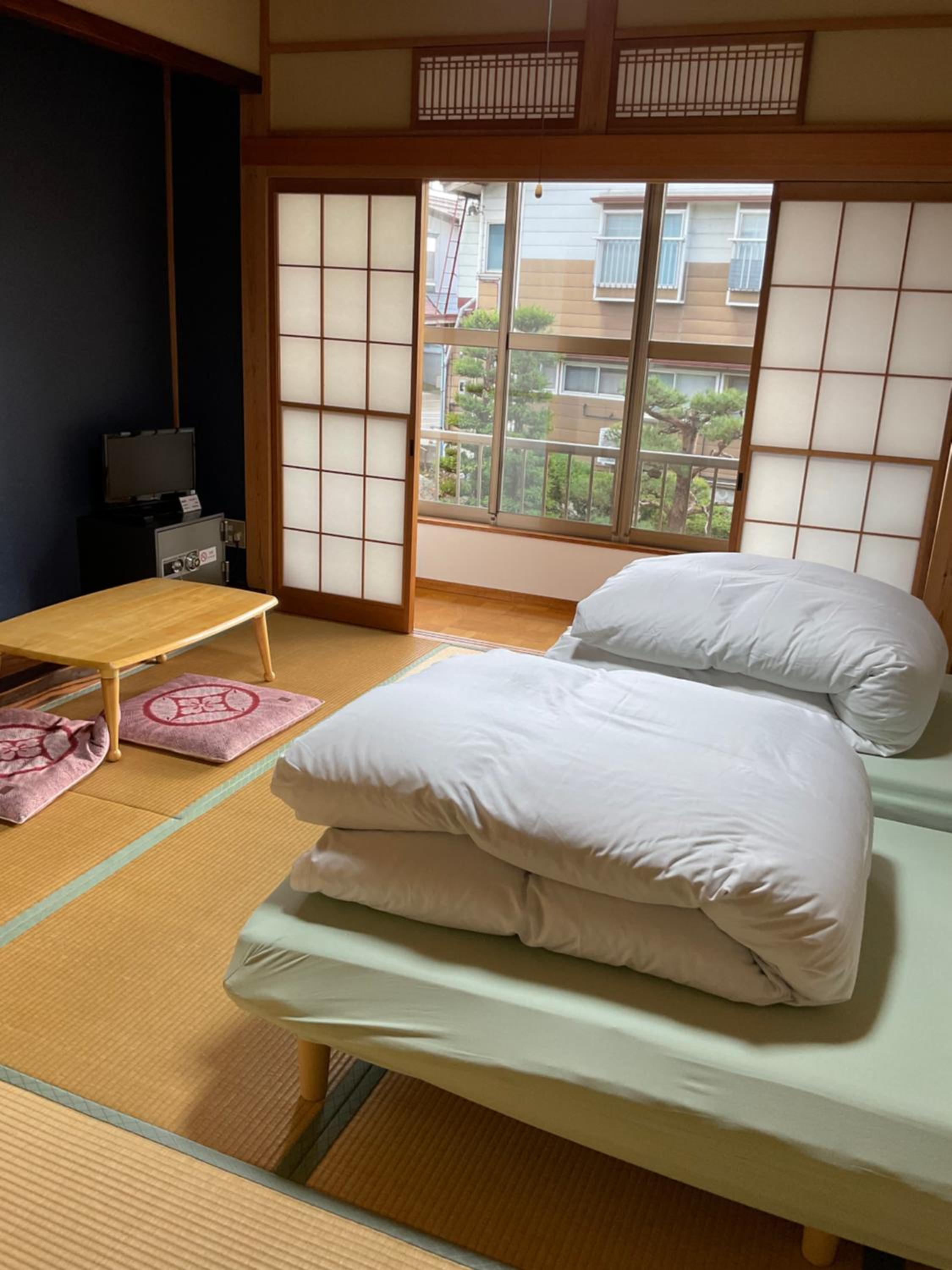 Standard Twin Room with Shared Bathroom photo 3