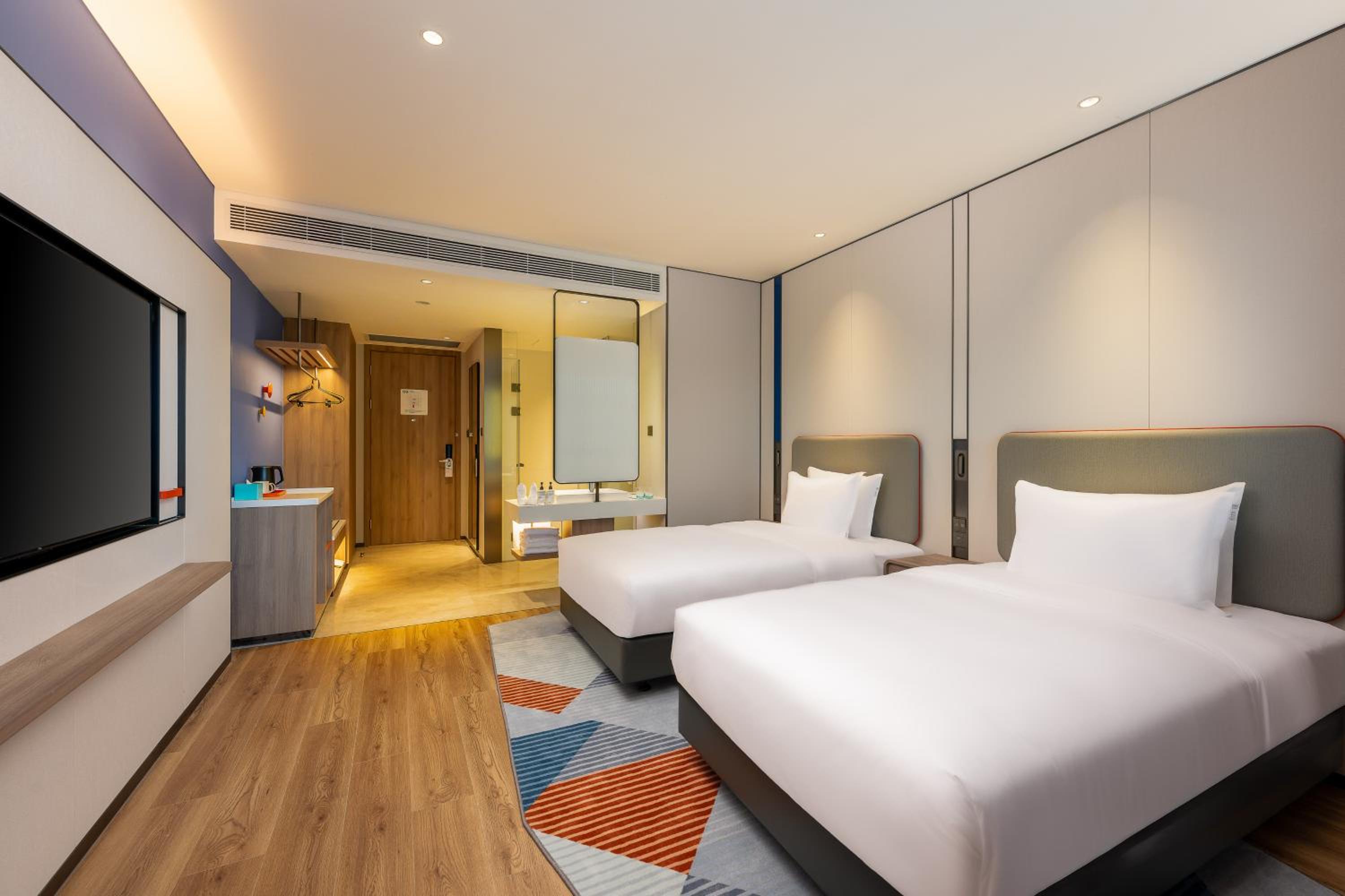Standard Double Room with Two Double Beds - Extra Floor Space