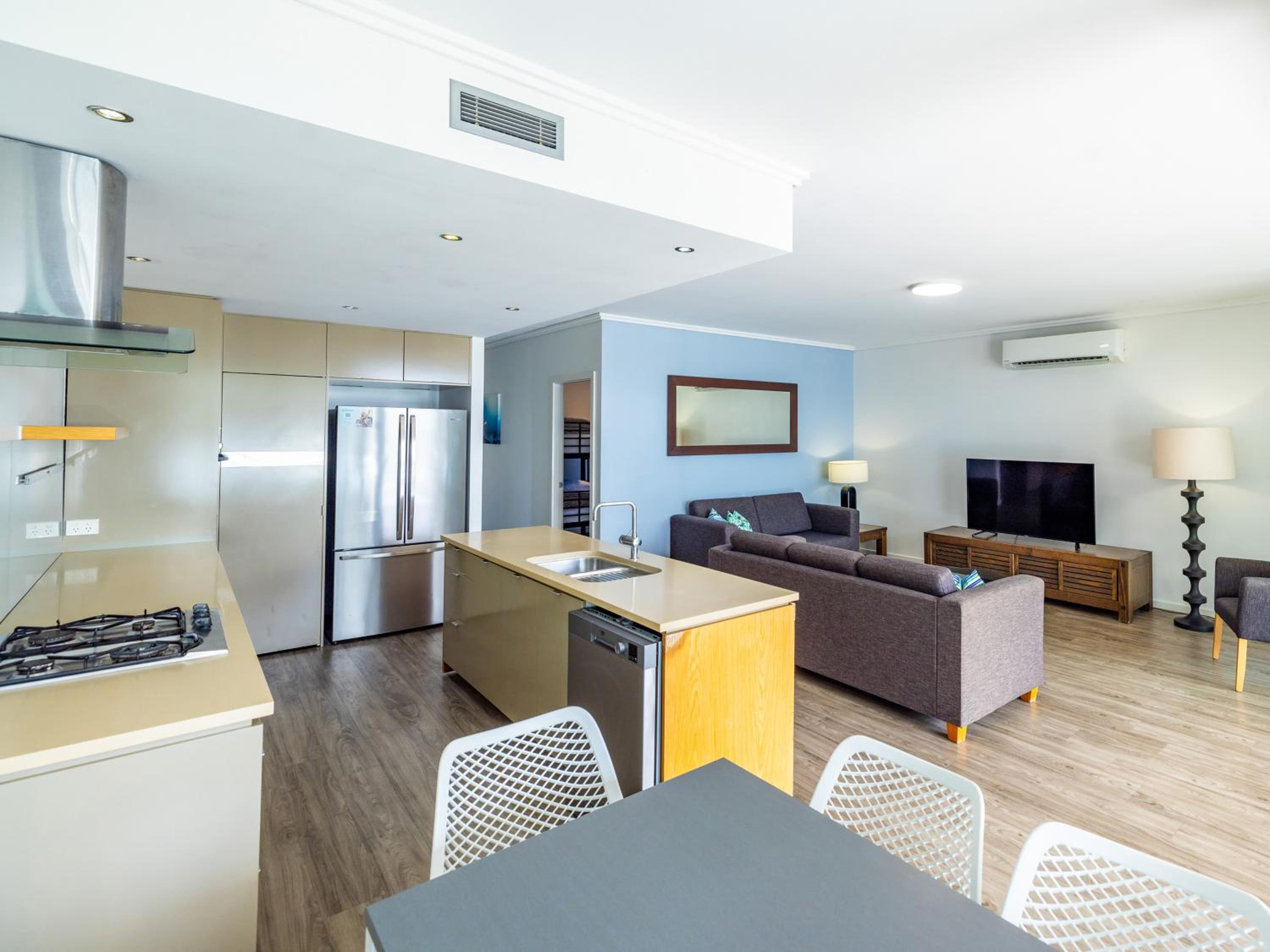 3 Bedroom Waterview Unit photo 3