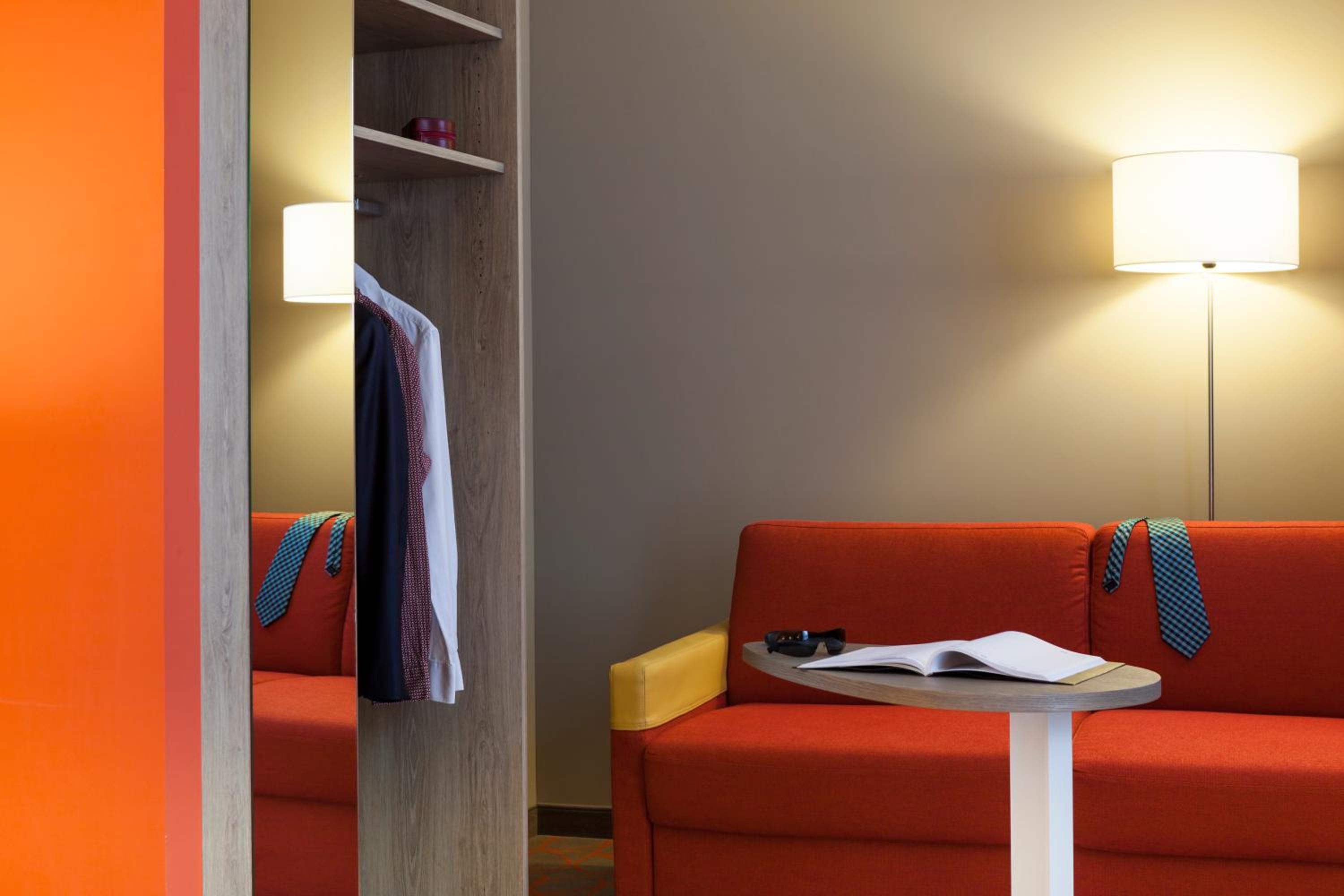 Standard Family Room - Photo 2