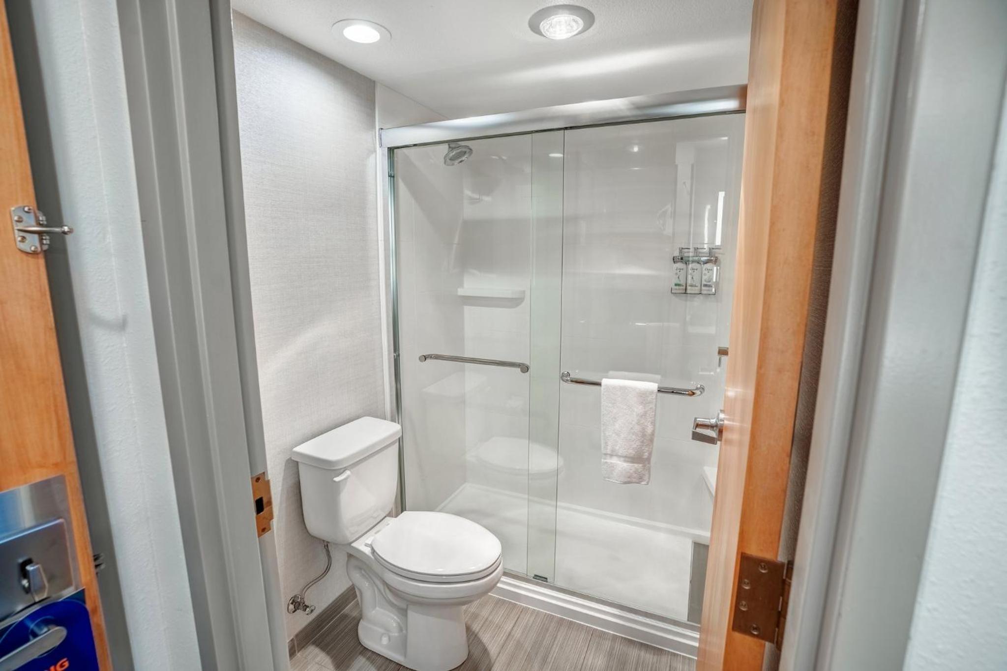 King Suite - Photo 3