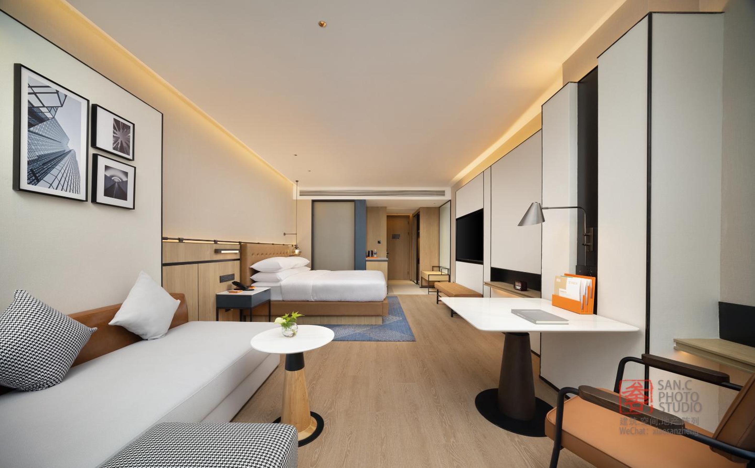 King Room with Lake View photo 3