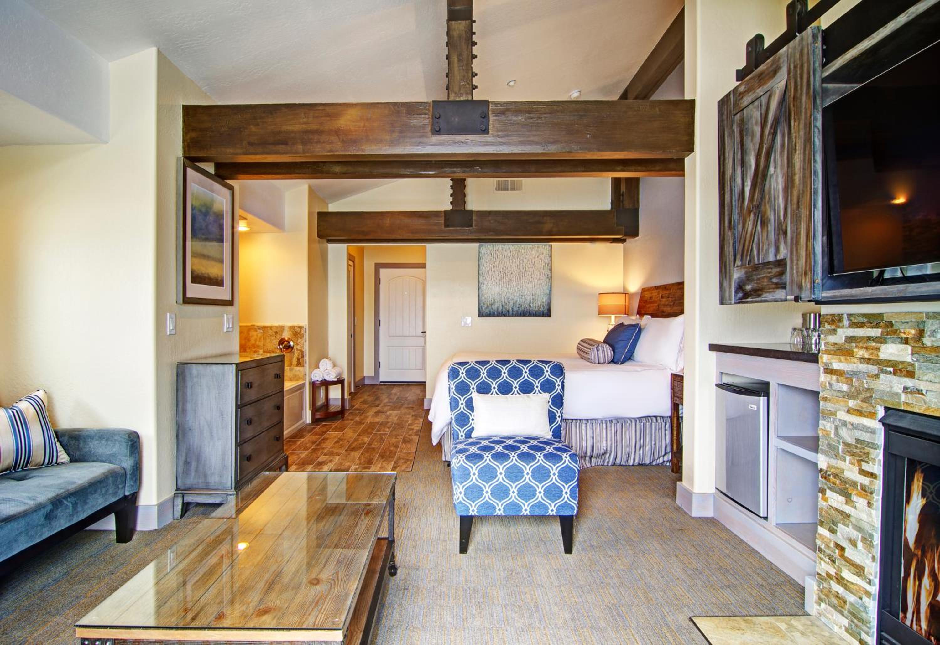 Executive King Suite photo 2