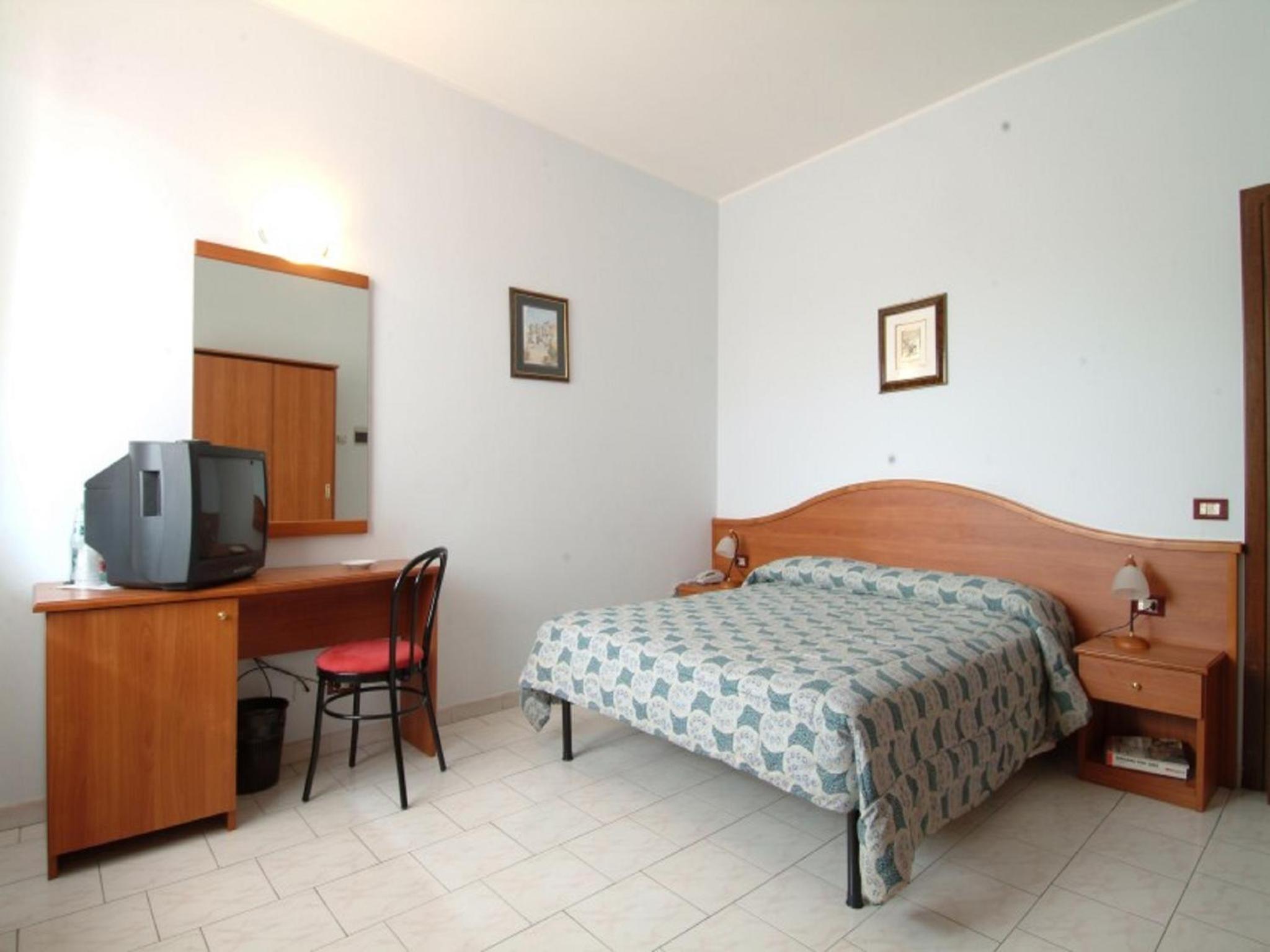 Double or Twin Room - Photo 2
