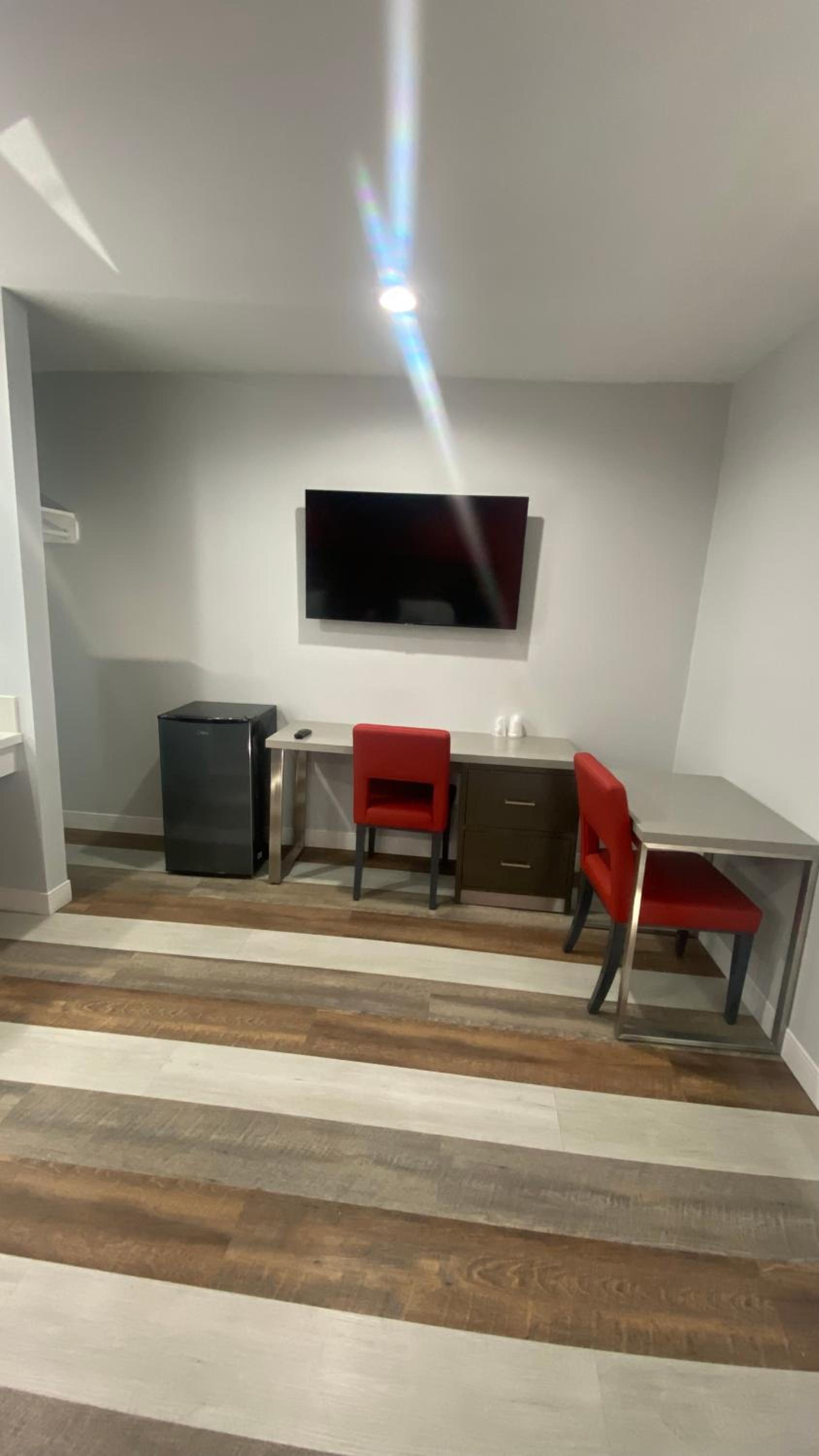 Standard Queen Room - Photo 13
