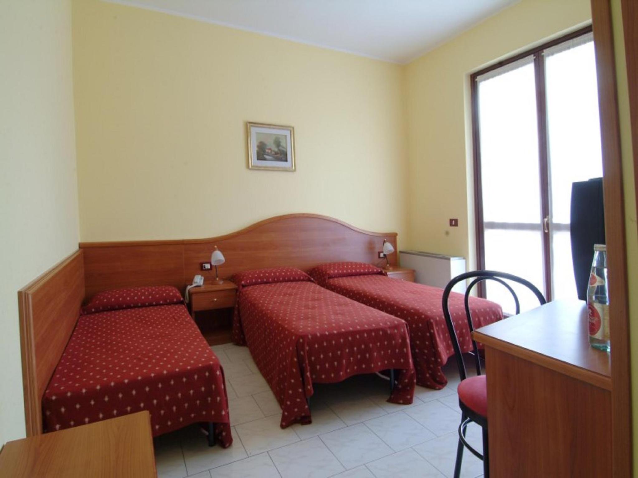 Triple Room - Photo 1