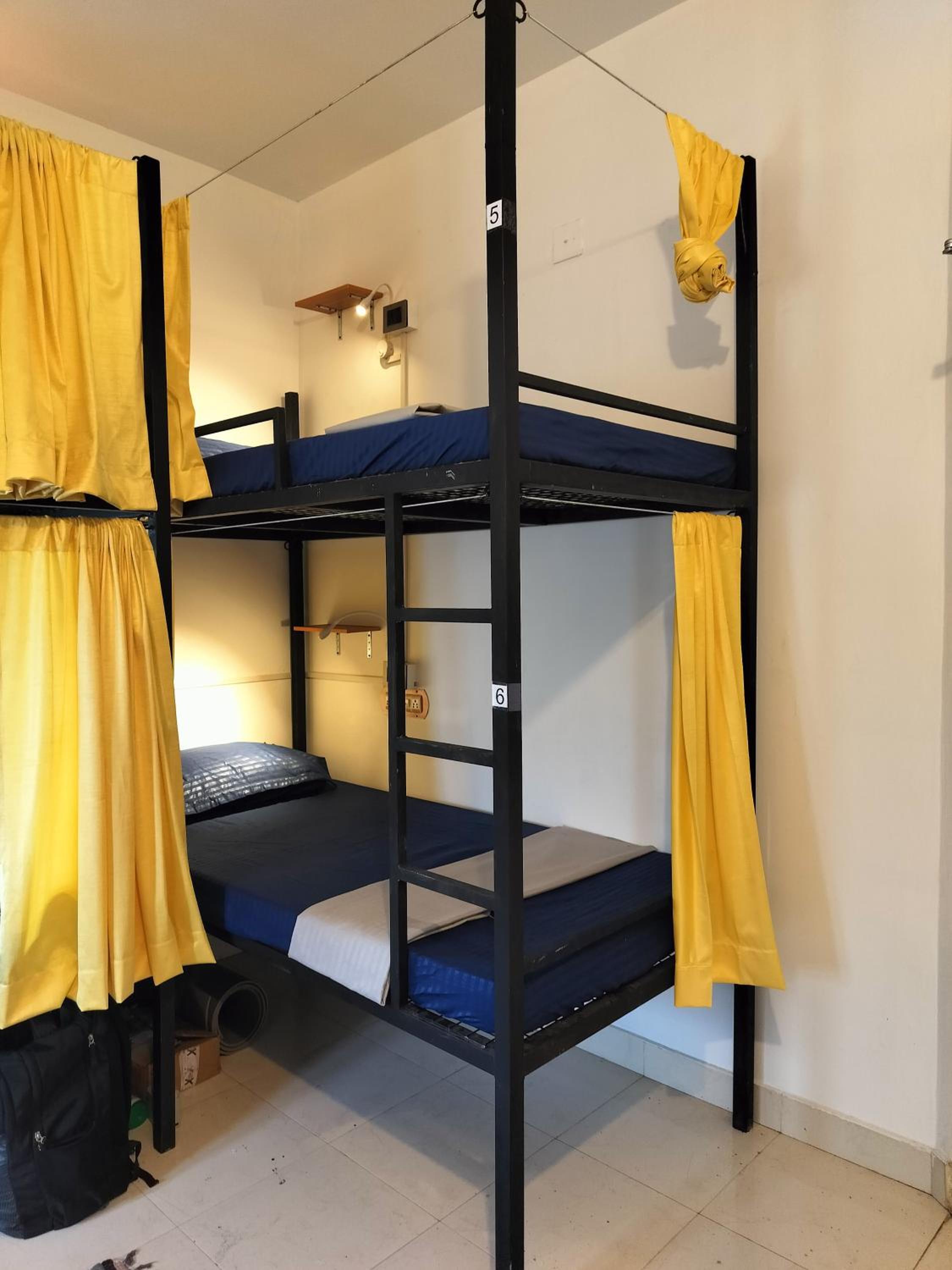 Bed in 6-Bed Mixed Dormitory Room photo 1