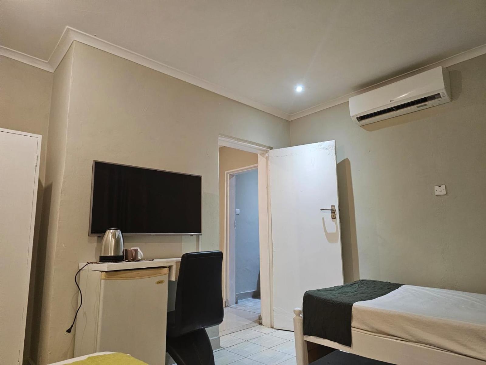 Double or Twin Room photo 1