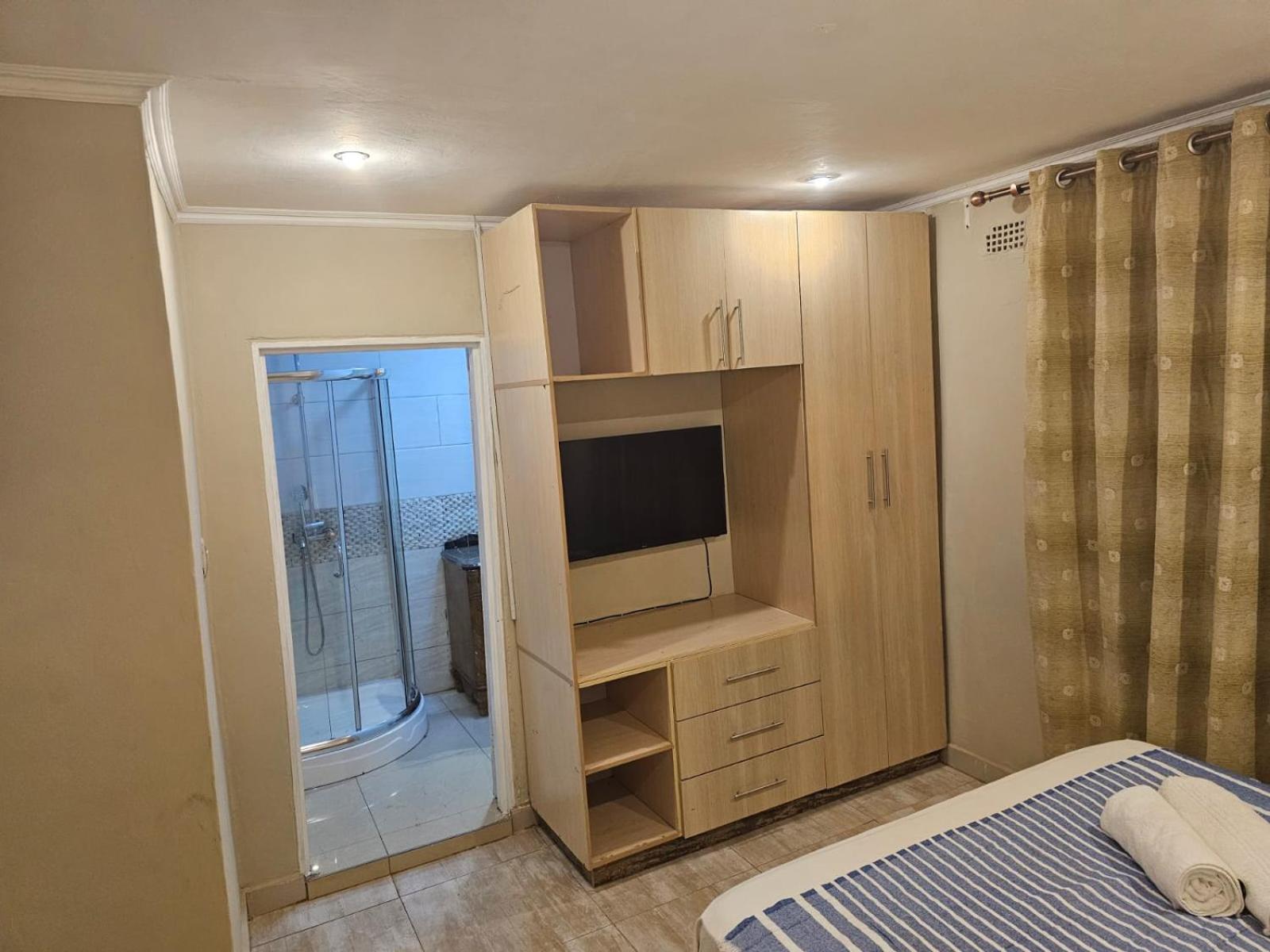 Double Room with Private Bathroom photo 2
