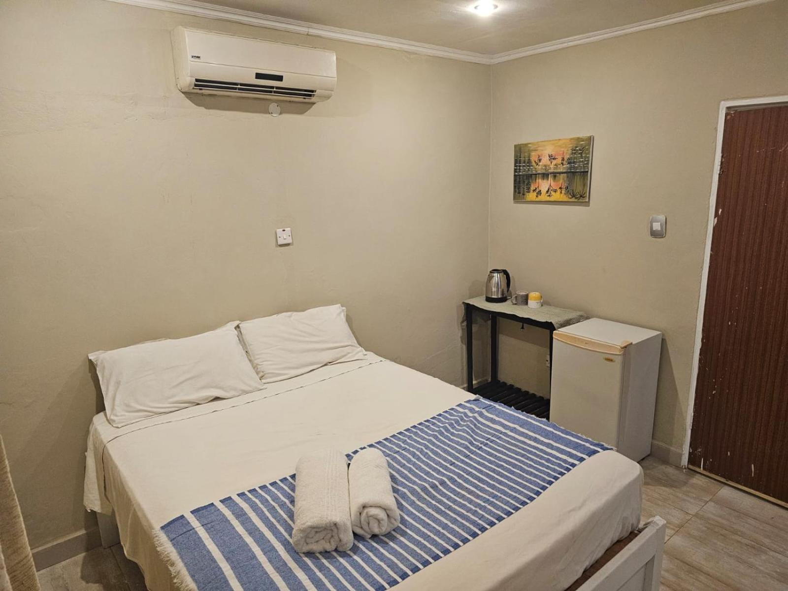 Double Room with Private Bathroom photo 3