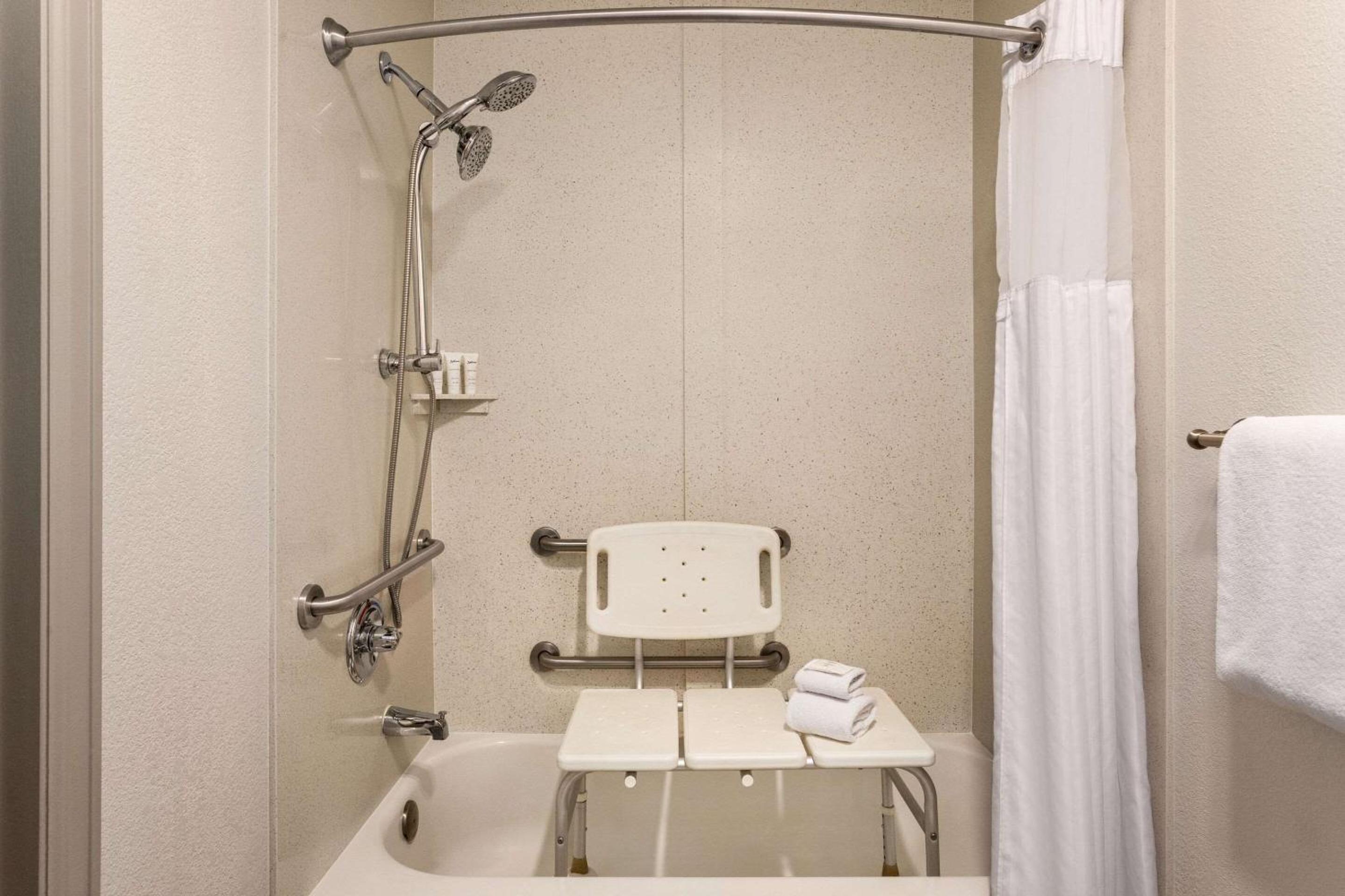 Quadruple Room with Two Queen Beds - Disability Access/Non Smoking - Photo 1