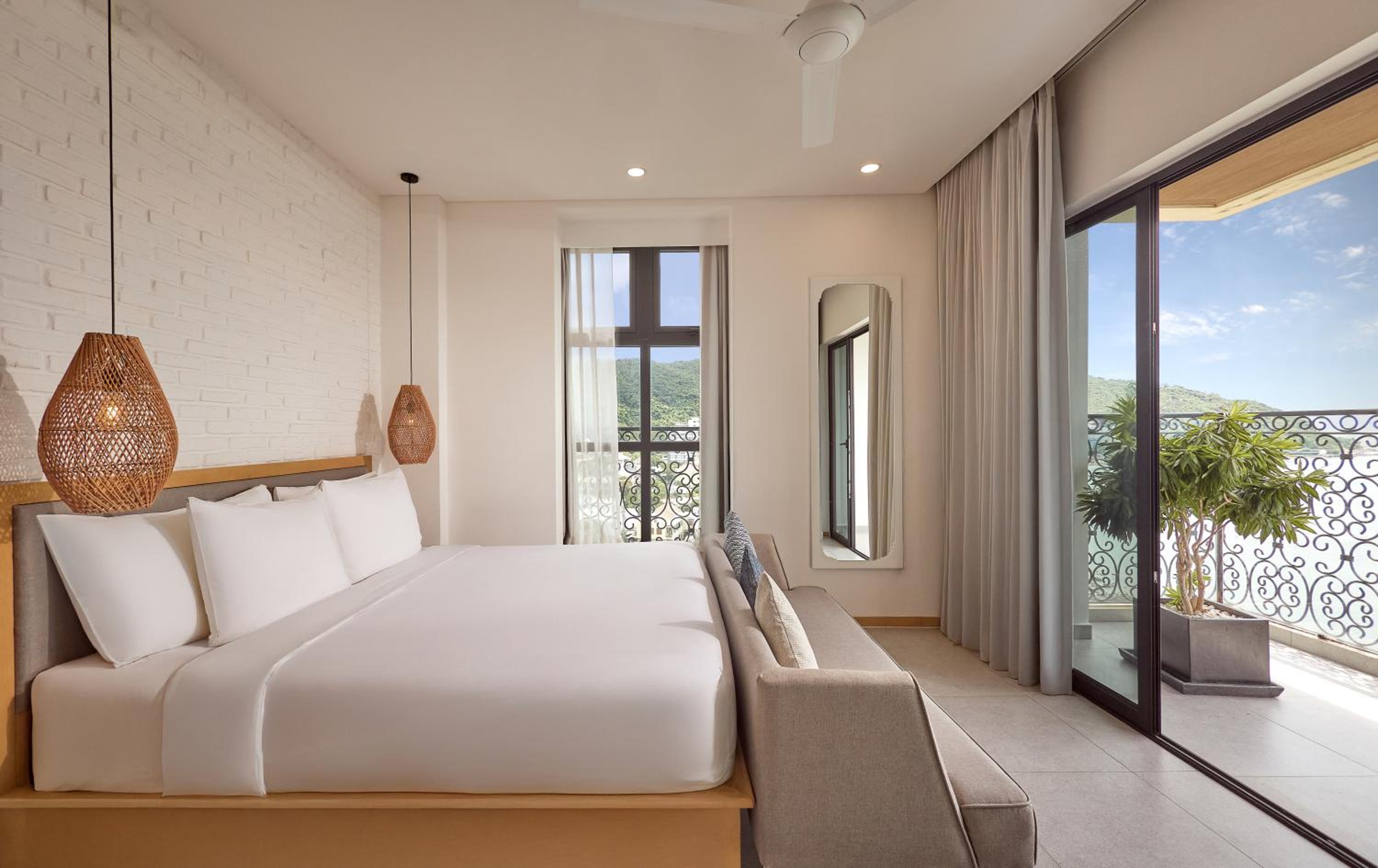 Deluxe Double Room with Balcony and Sea View photo 3