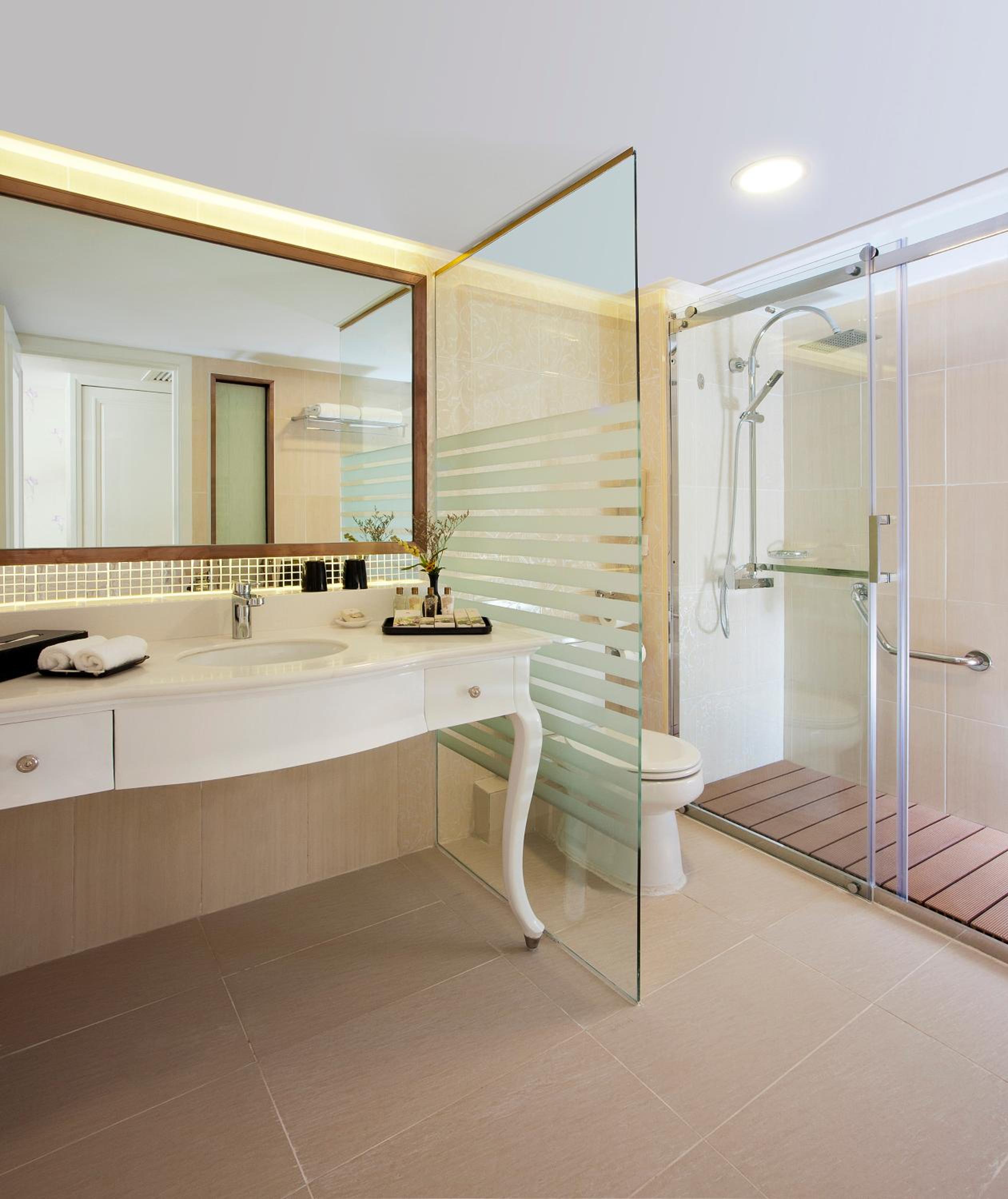 Harbor View Suite - Photo 6