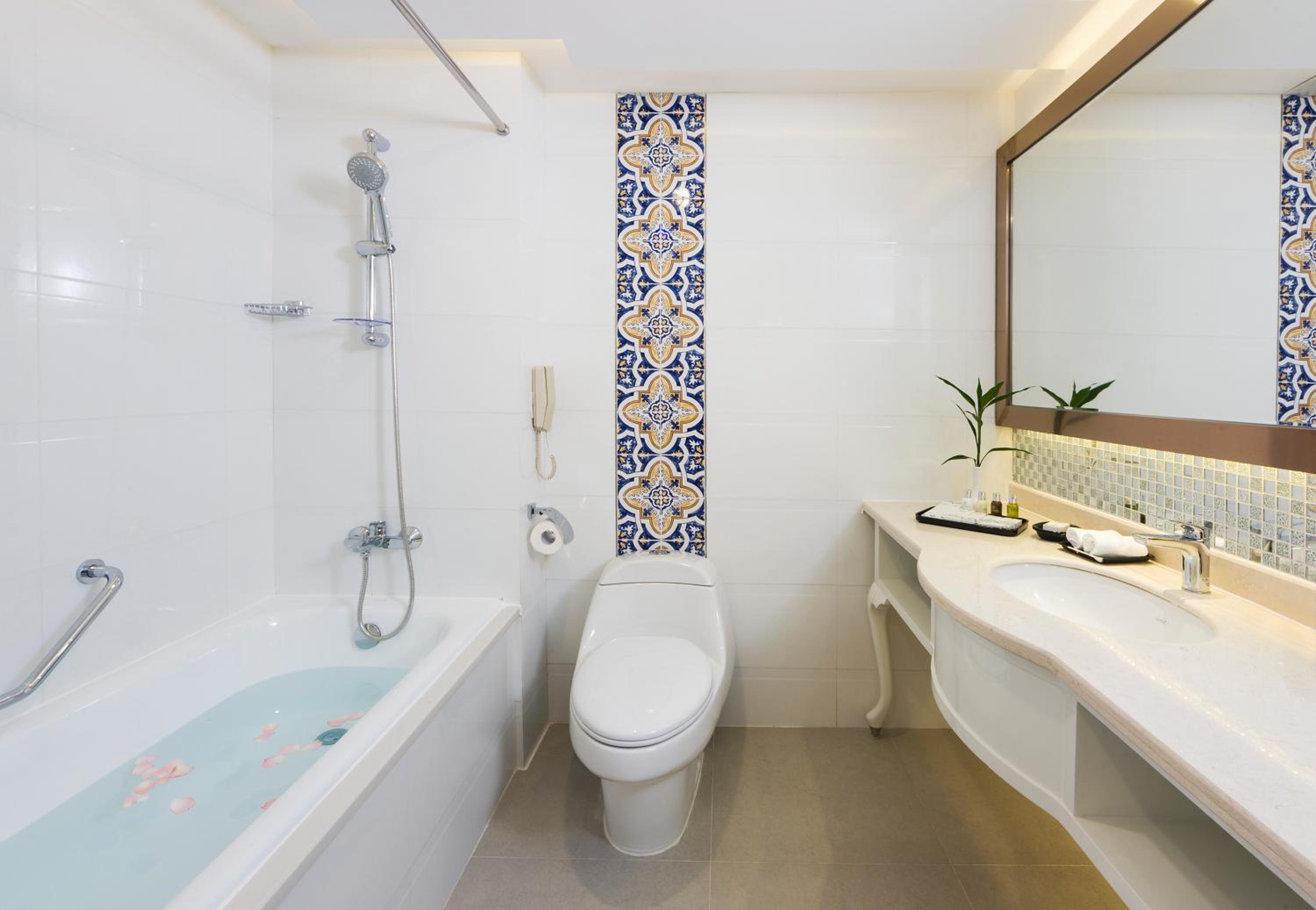 Harbor View Suite - Photo 7