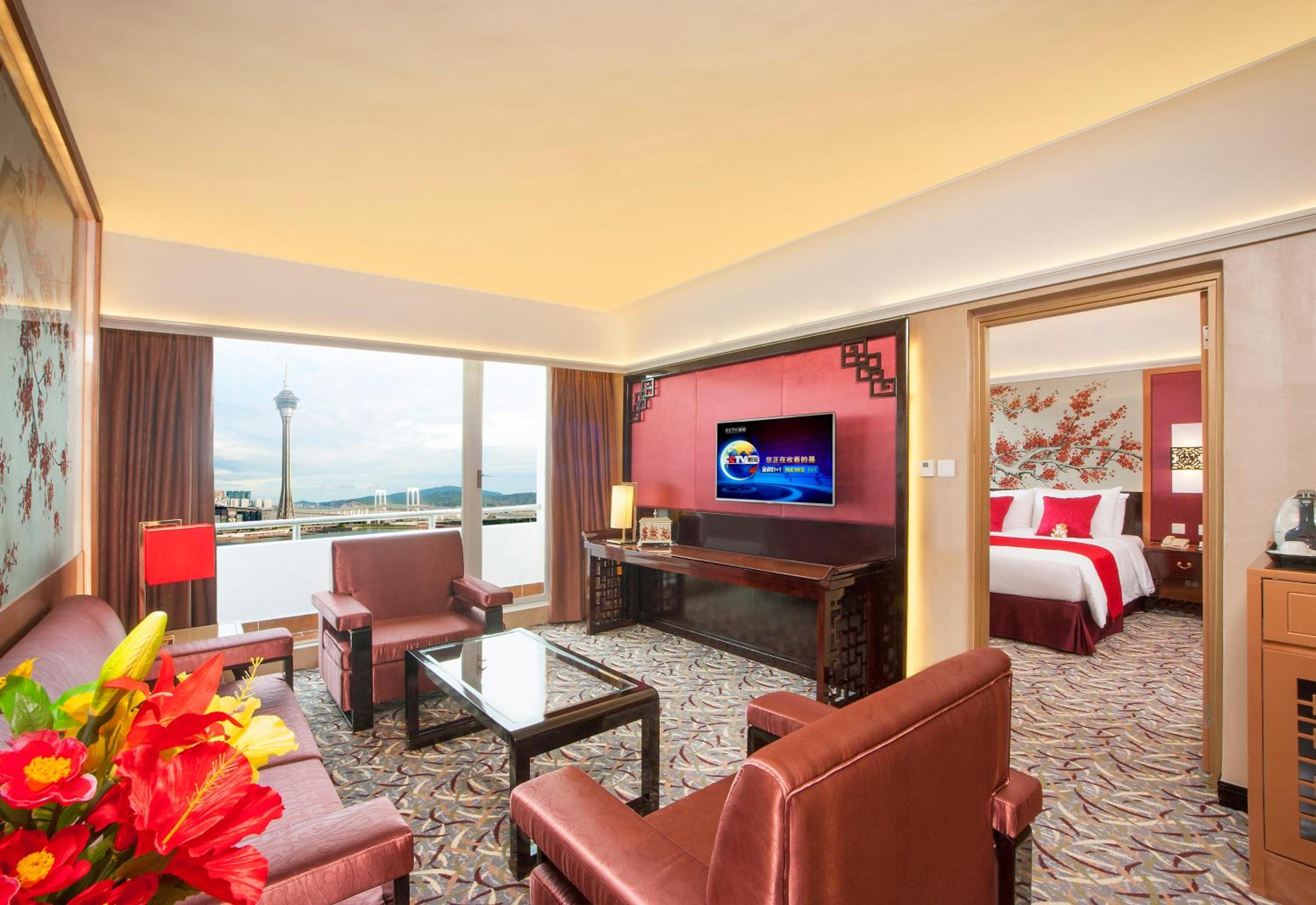 Harbor View Suite - Photo 2