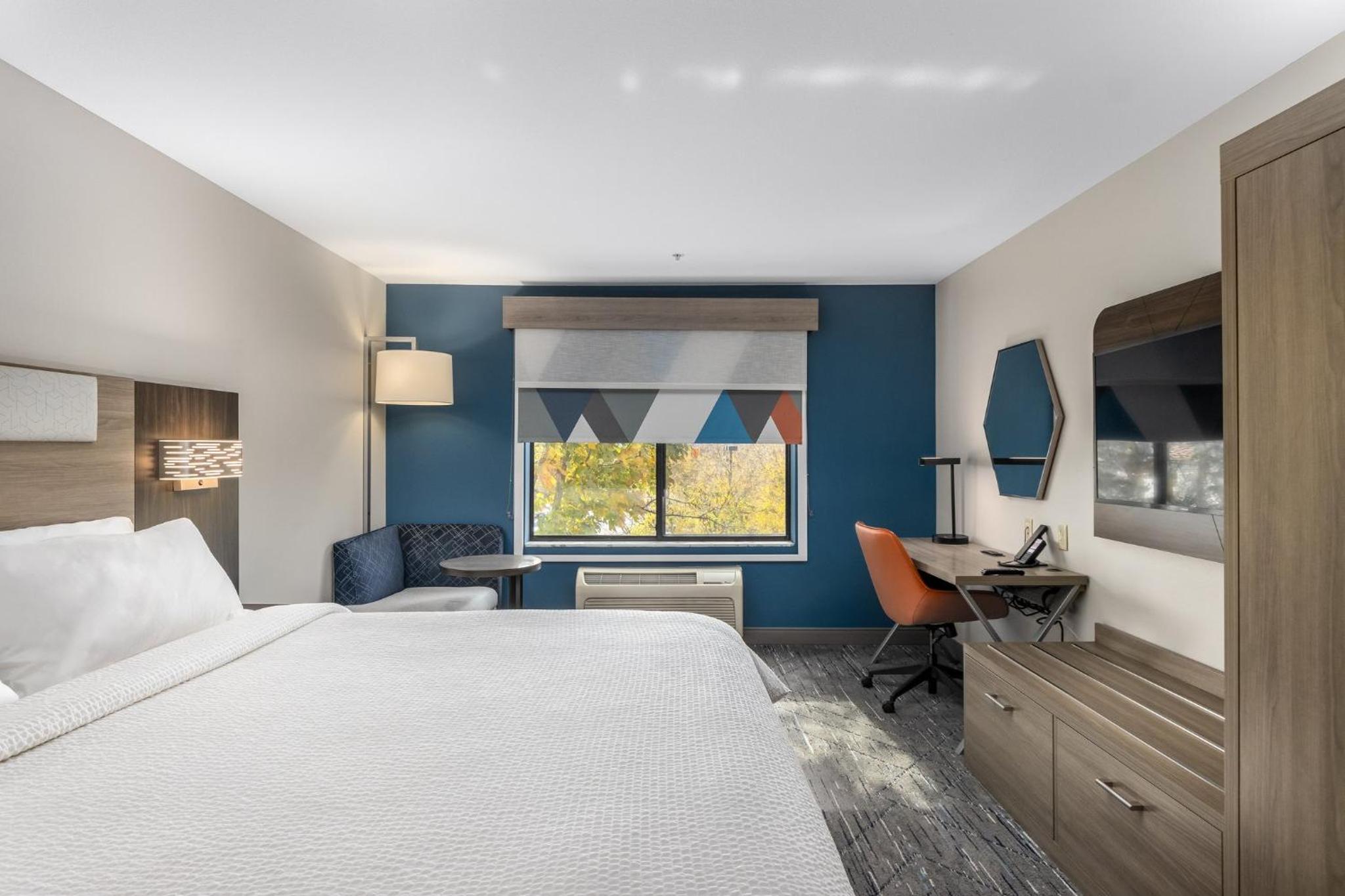 Standard King Room - Photo 2