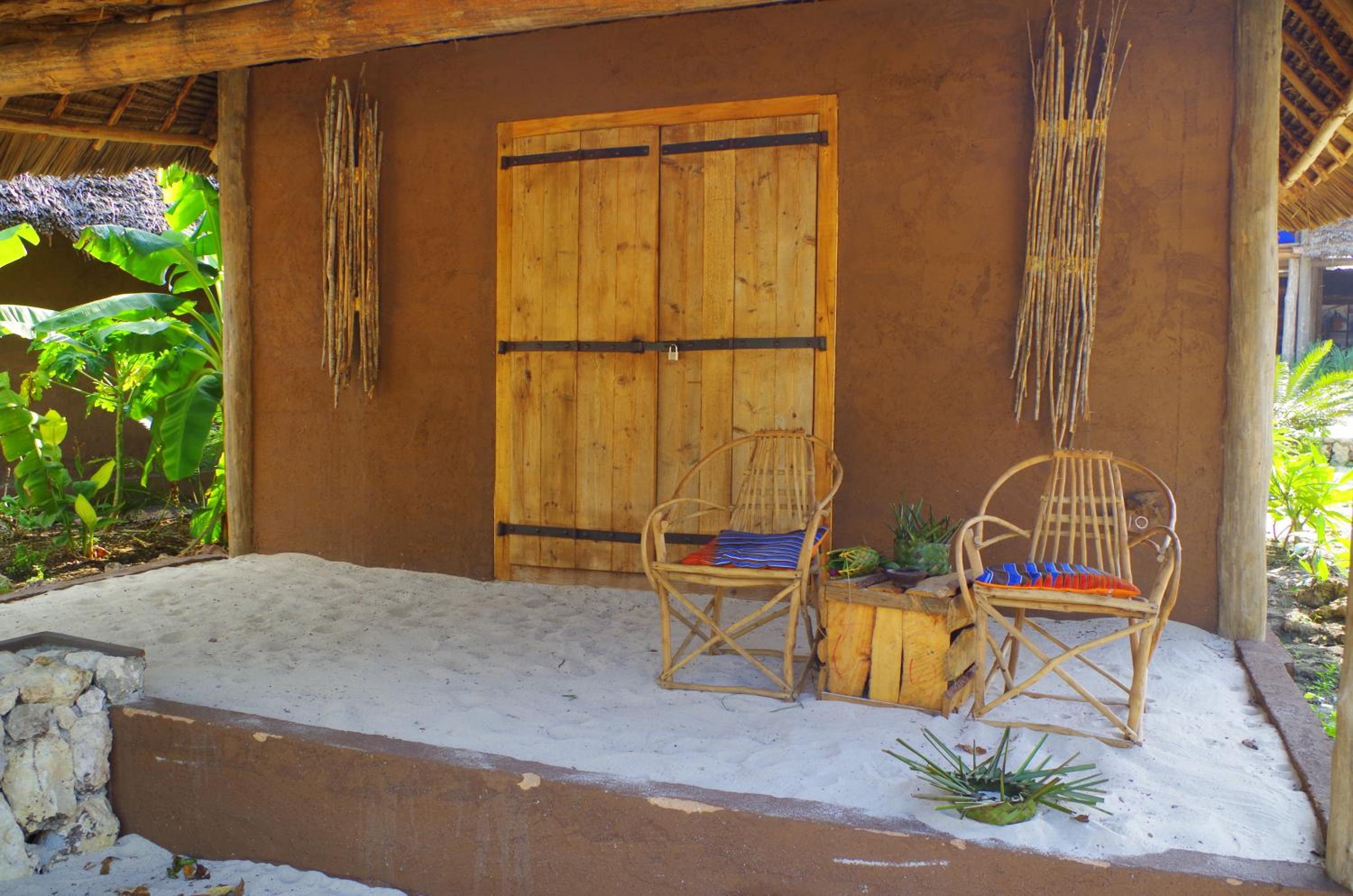 Bungalow with Garden View - Photo 13