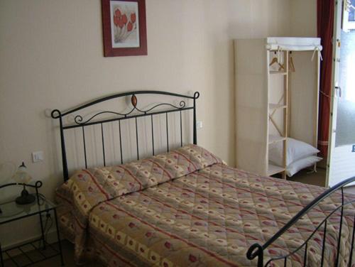 Triple Room with Shared Toilet