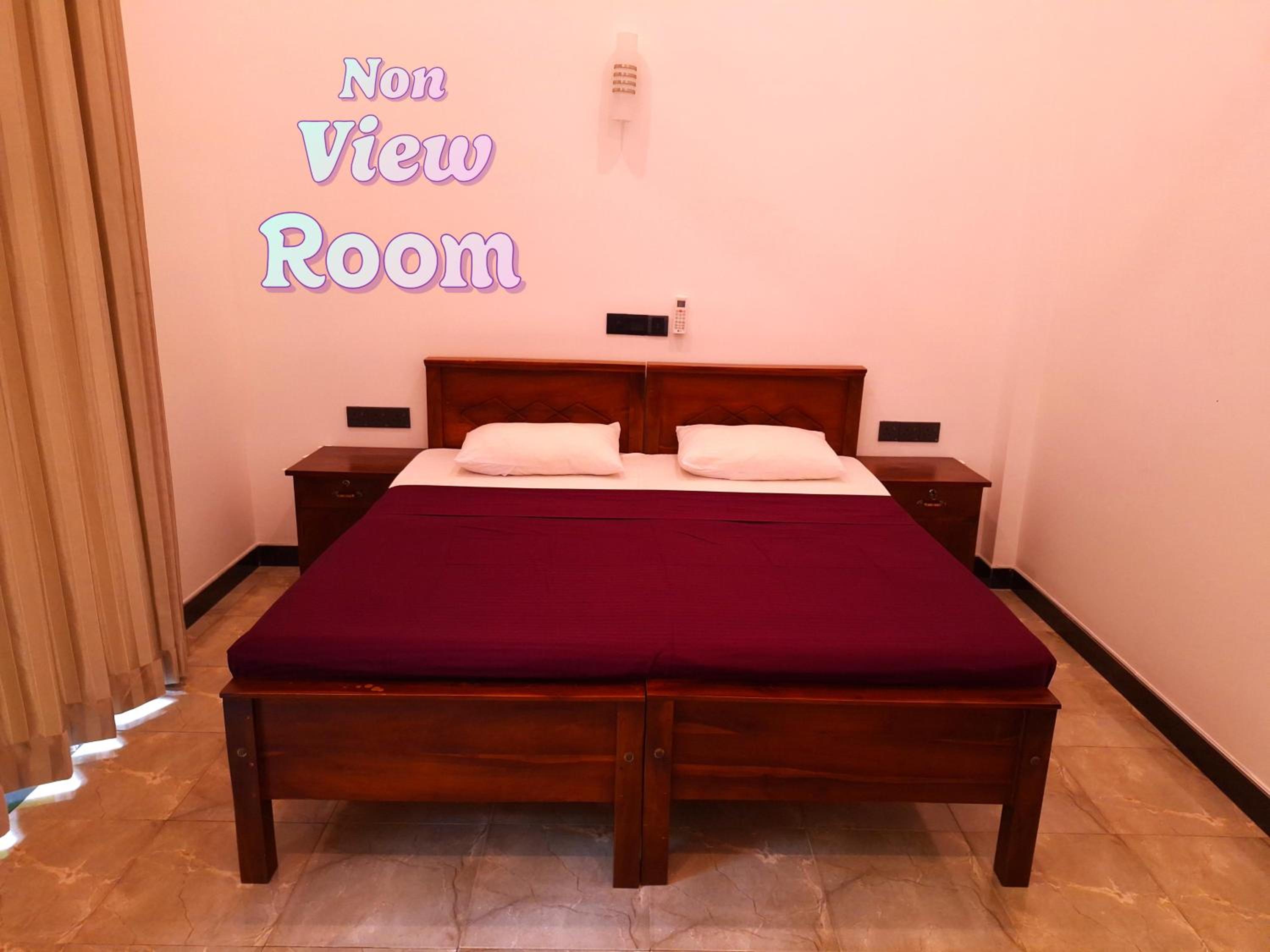 Economy Double Room photo 2