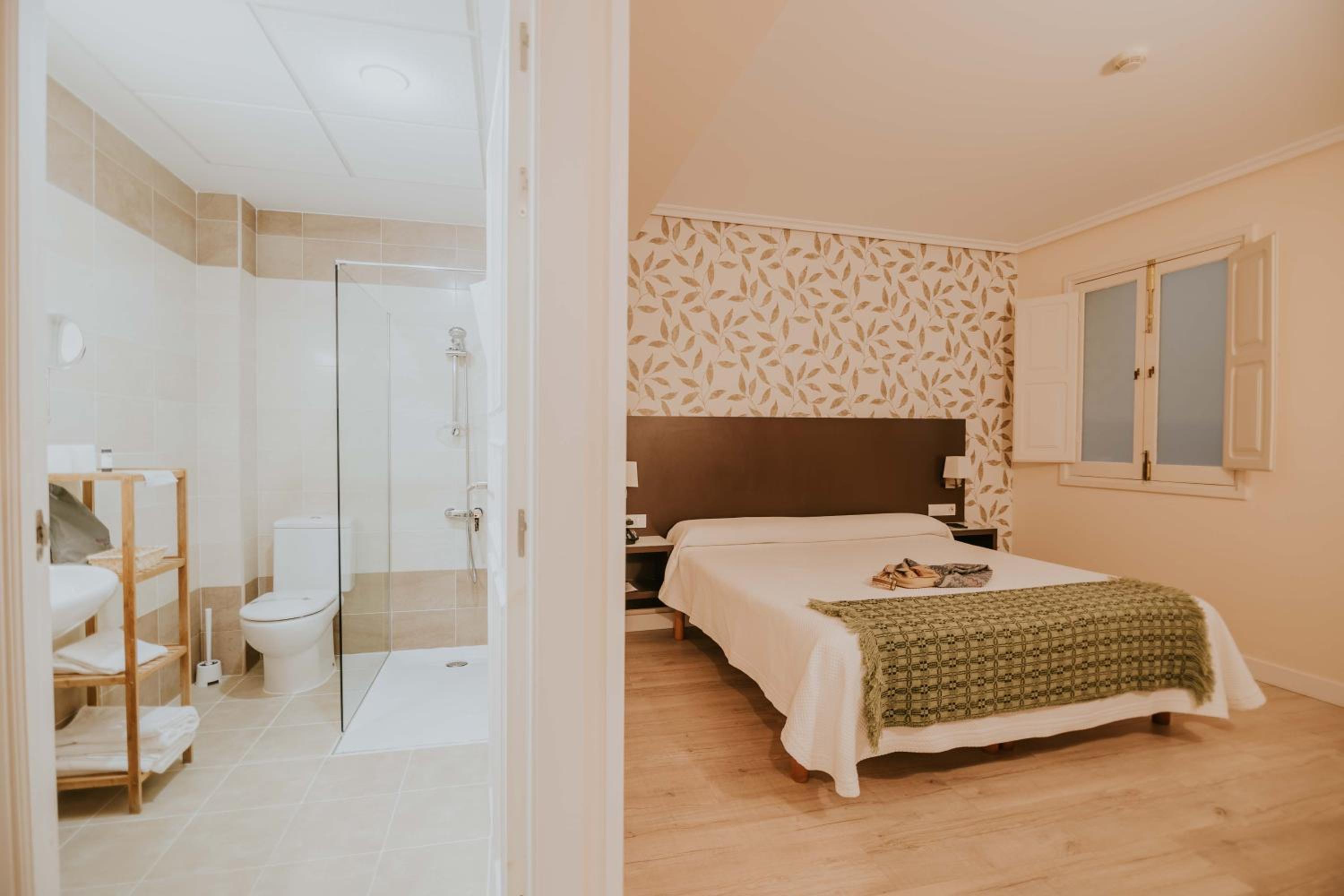 King Size Indoor Double Room - Photo 1