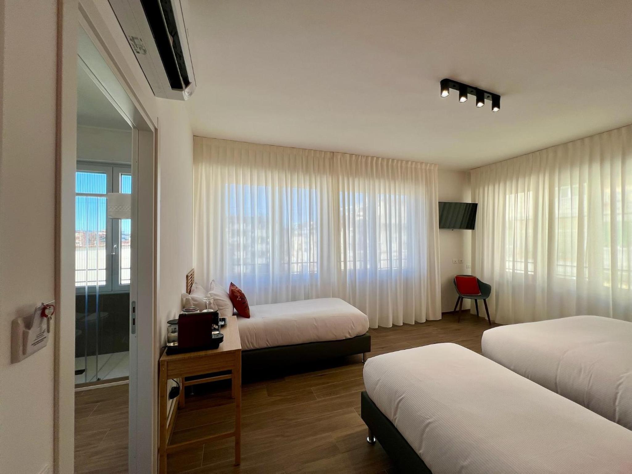Deluxe Quadruple Room