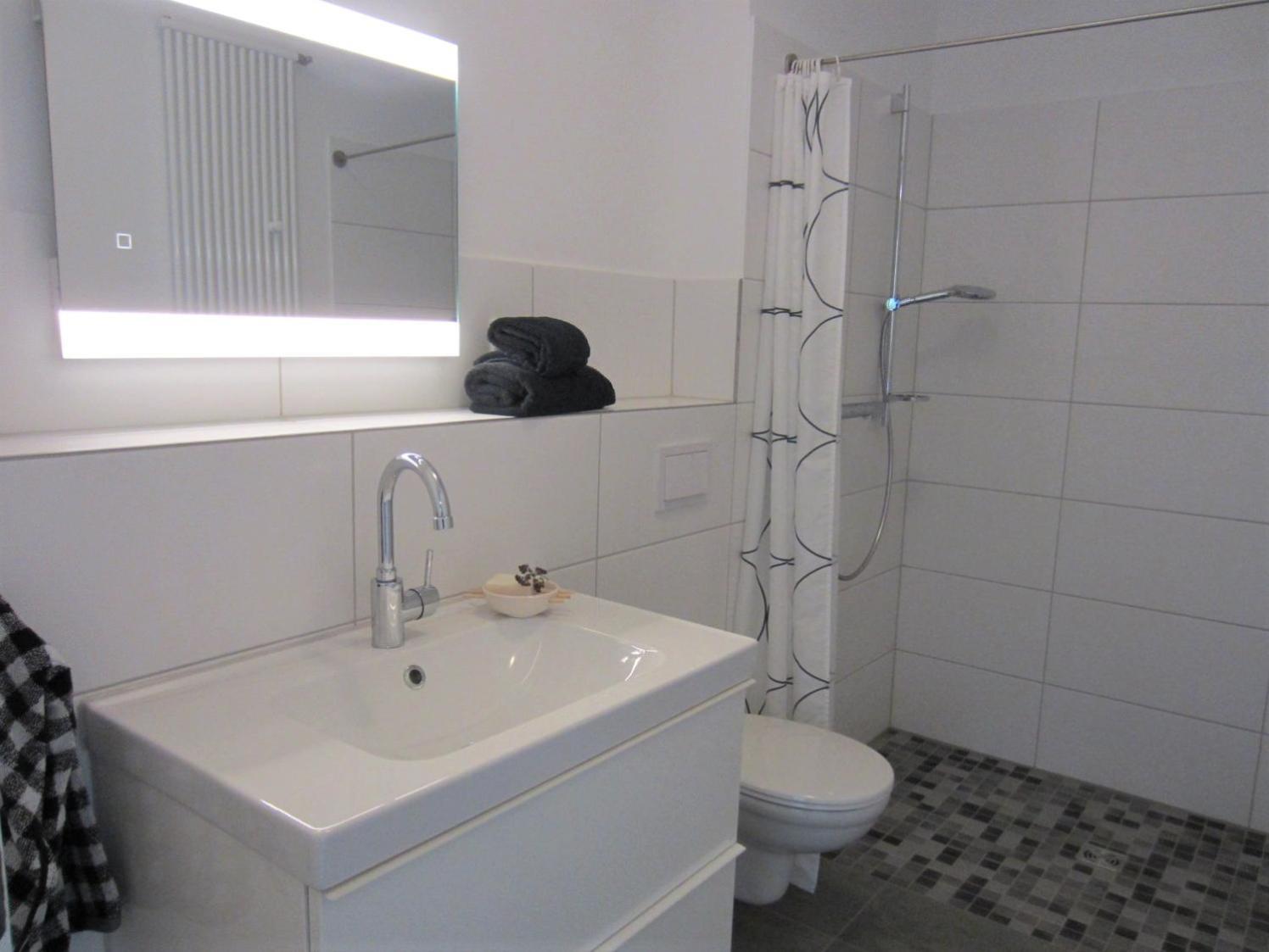 One-Bedroom Apartment with Balcony photo 3