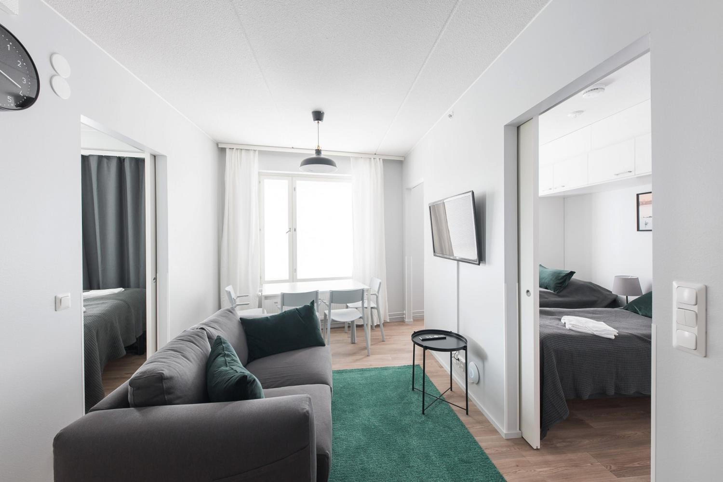 Two-Bedroom Apartment with Balcony - Photo 7