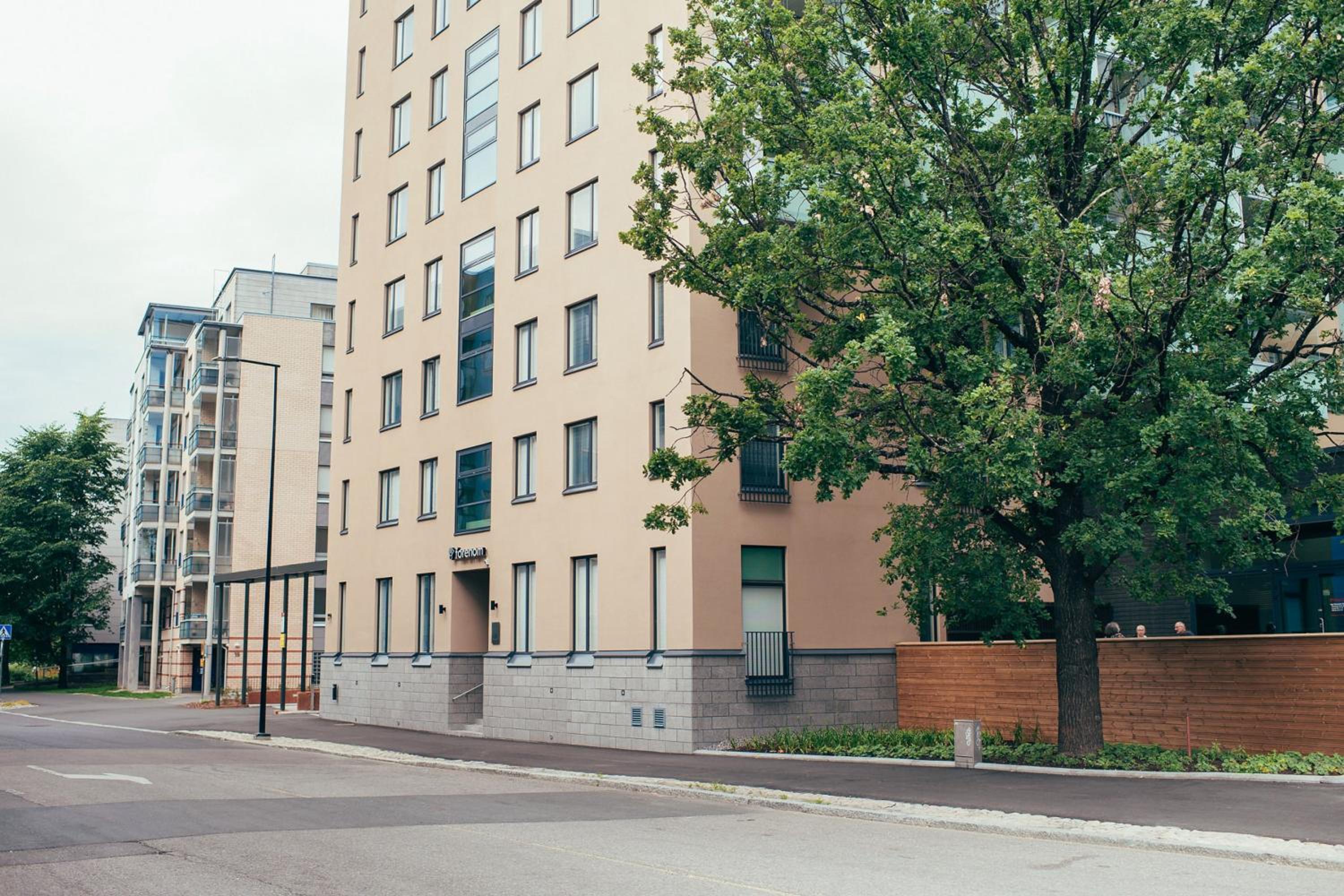 Two-Bedroom Apartment with Balcony - Photo 9