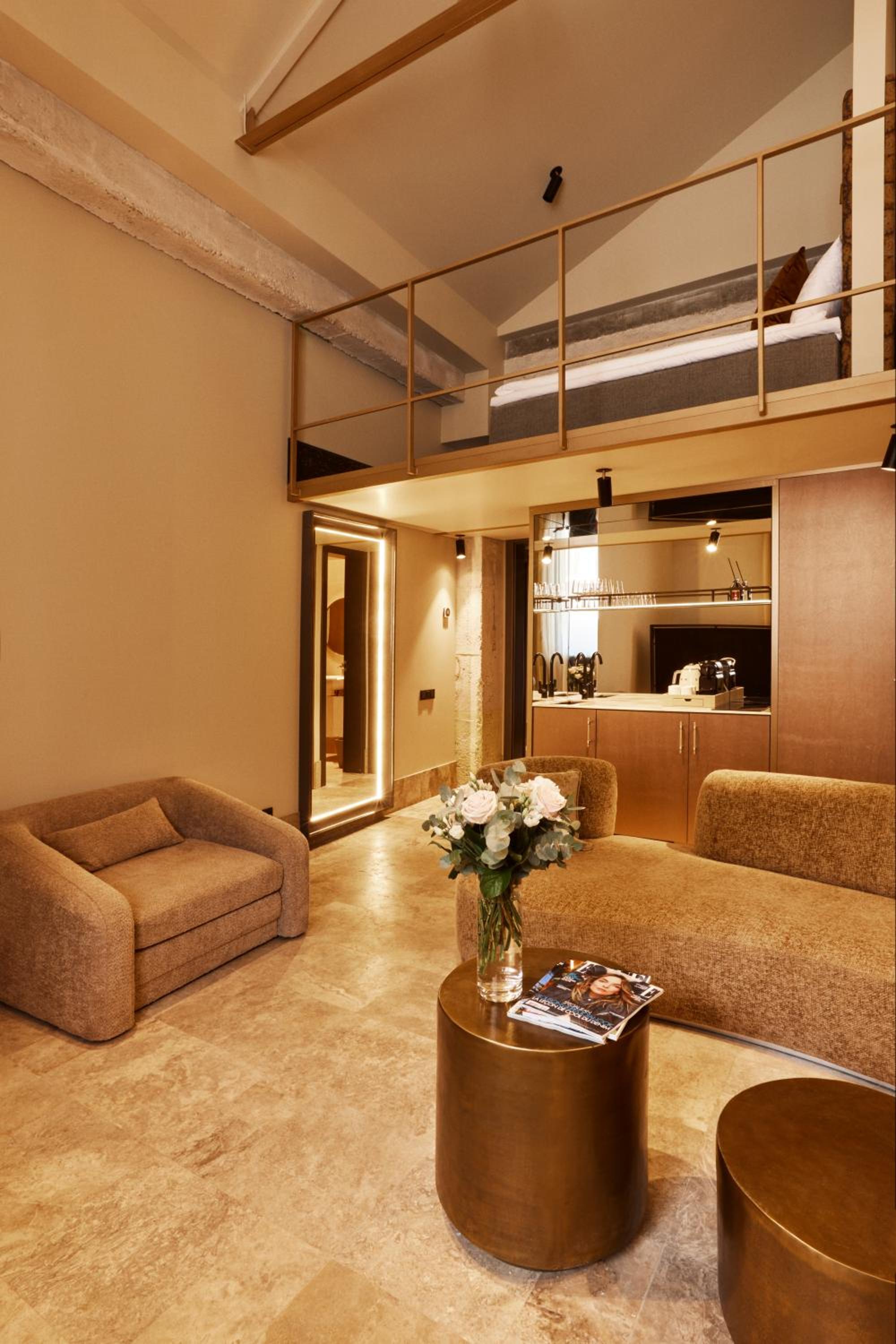 Deluxe Family Room