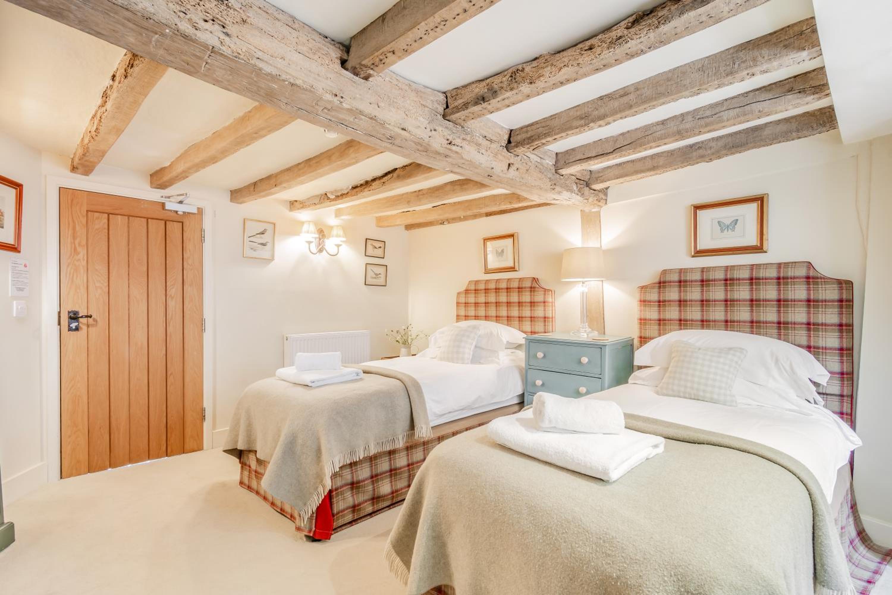 Standard Twin Room photo 2