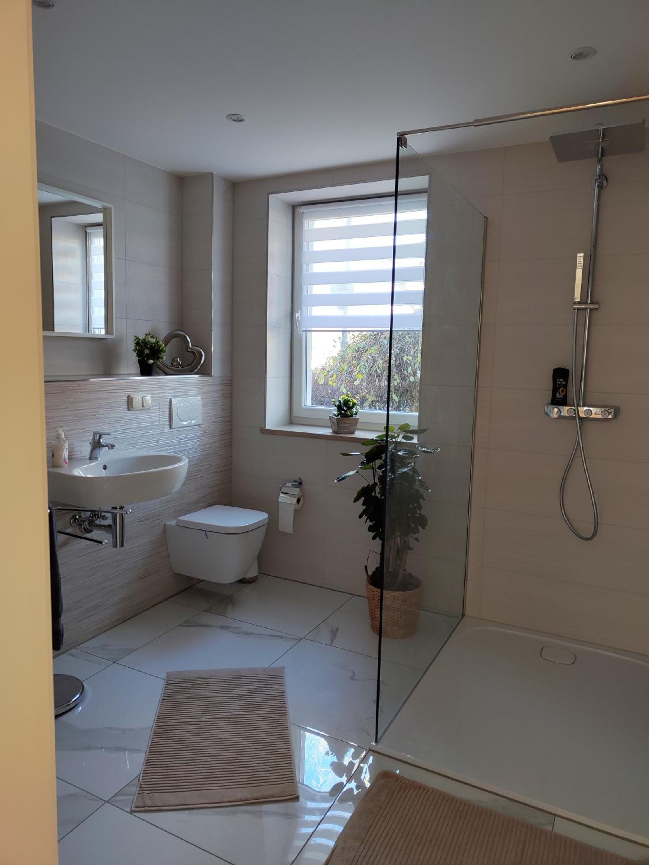 One-Bedroom Apartment with Park View photo 2