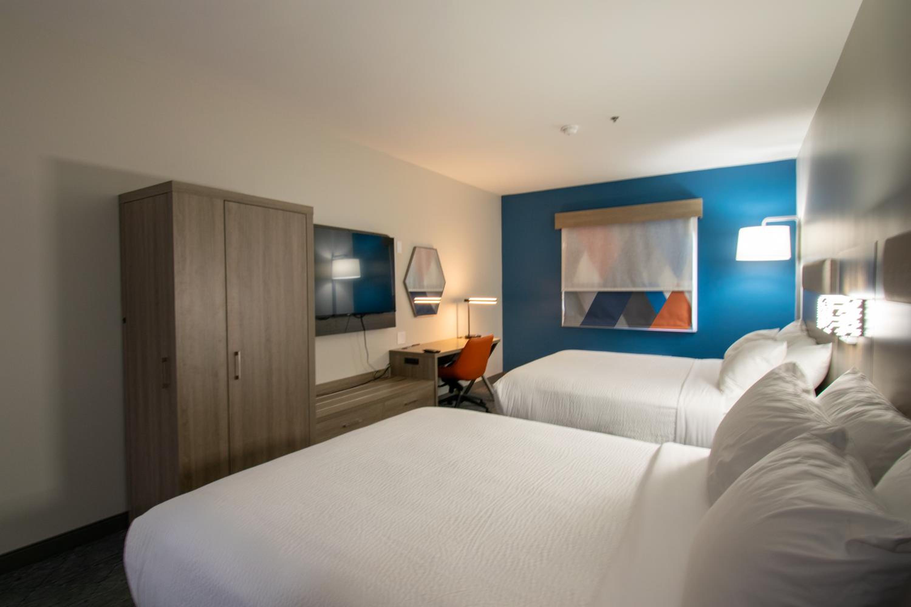 Standard Queen Room with Two Queen Beds and Bath/Shower