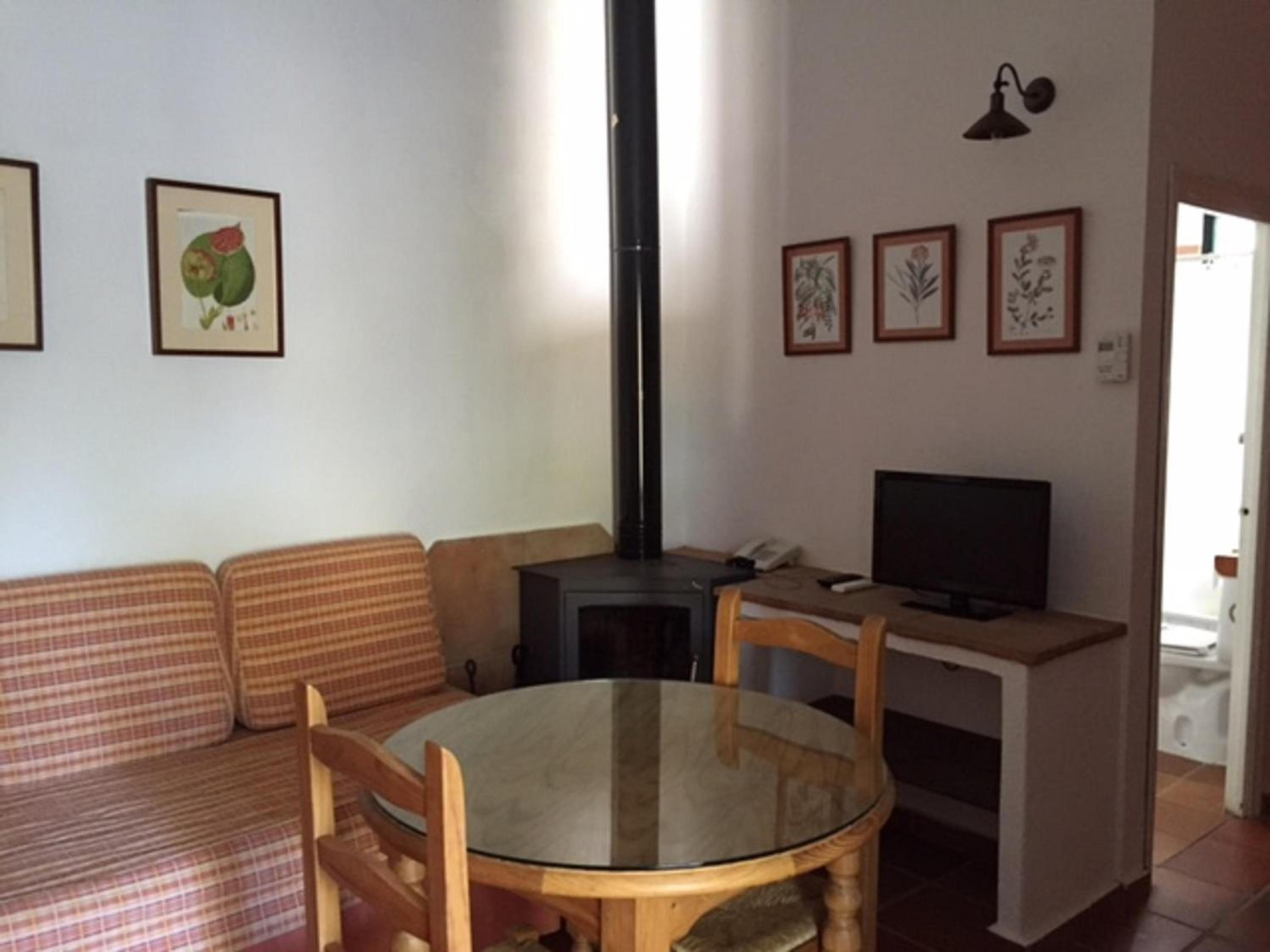 One-Bedroom House - Photo 3