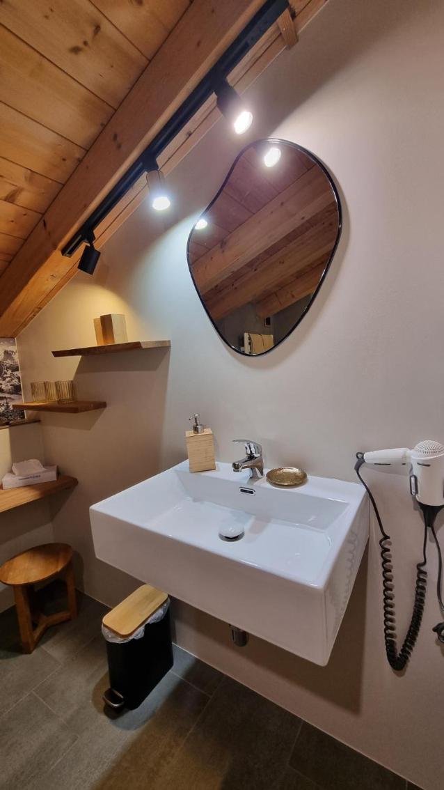 Two-Bedroom Apartment with Balcony photo 1