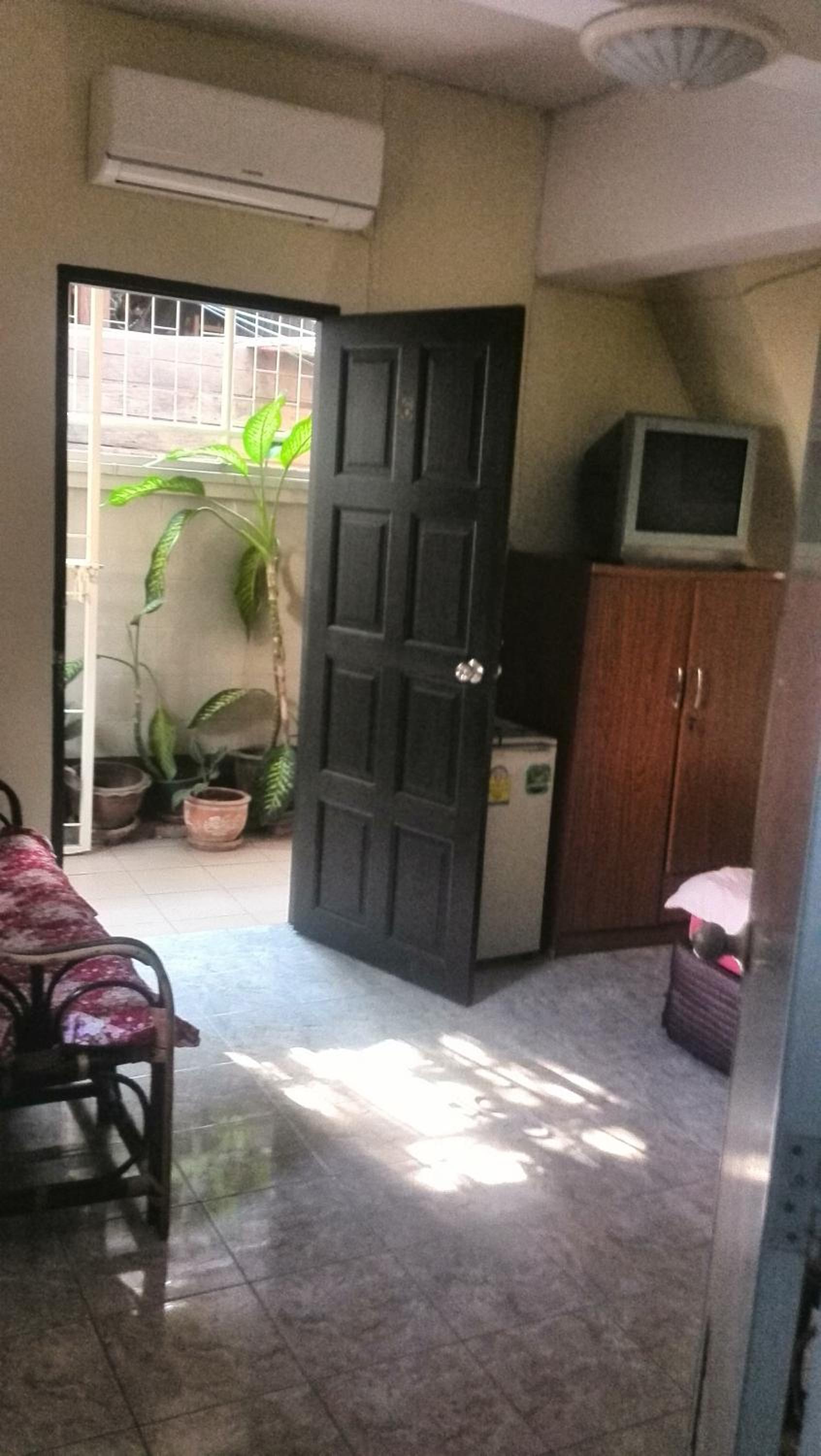 Queen Room with Private Bathroom