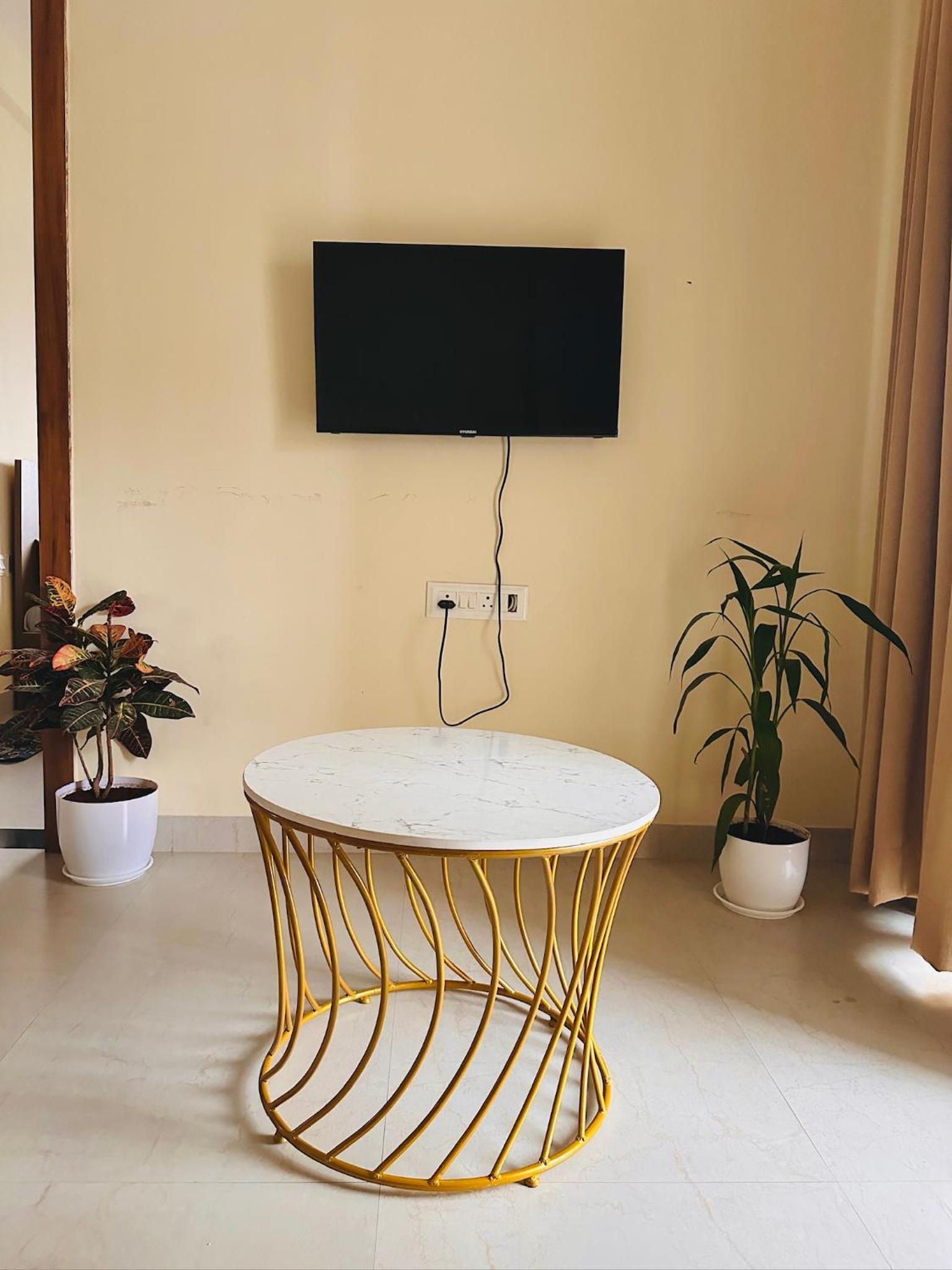 Apartment with City View photo 2