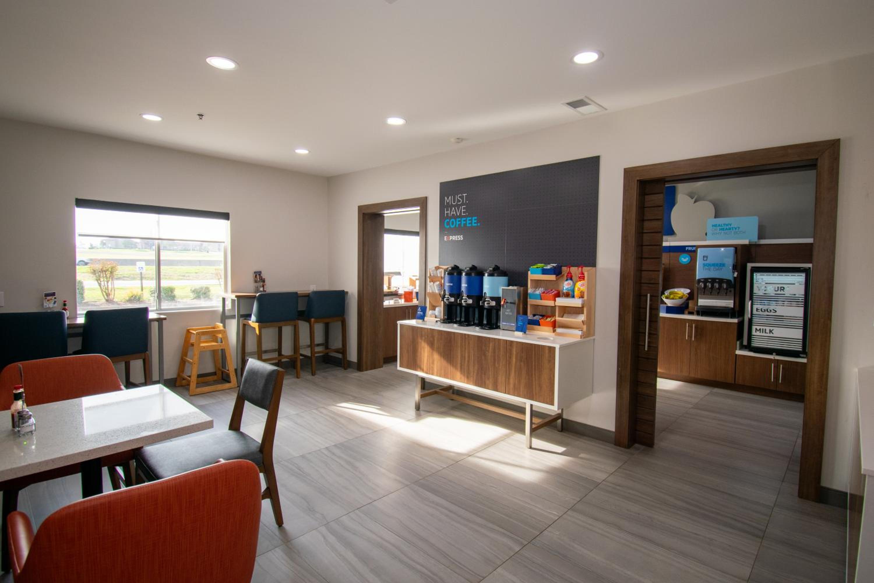 Queen Room with Two Queen Beds and Roll In Shower - Mobility/Communications Accessible