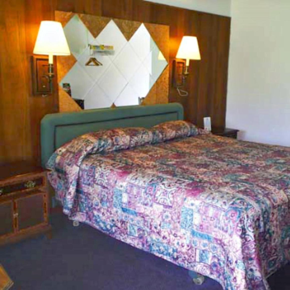 Standard King Room photo 1