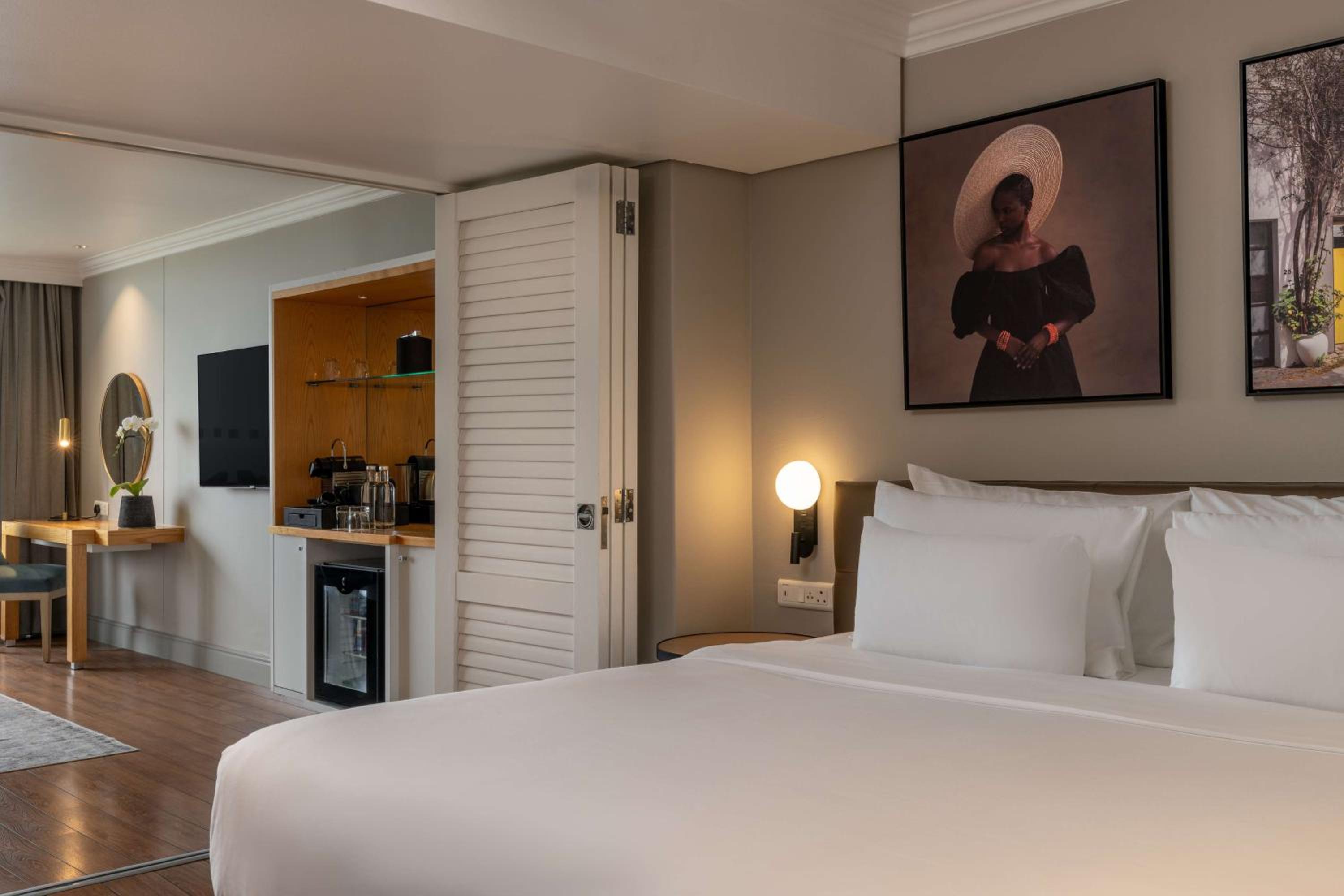 Junior Suite - Balcony and Ocean View