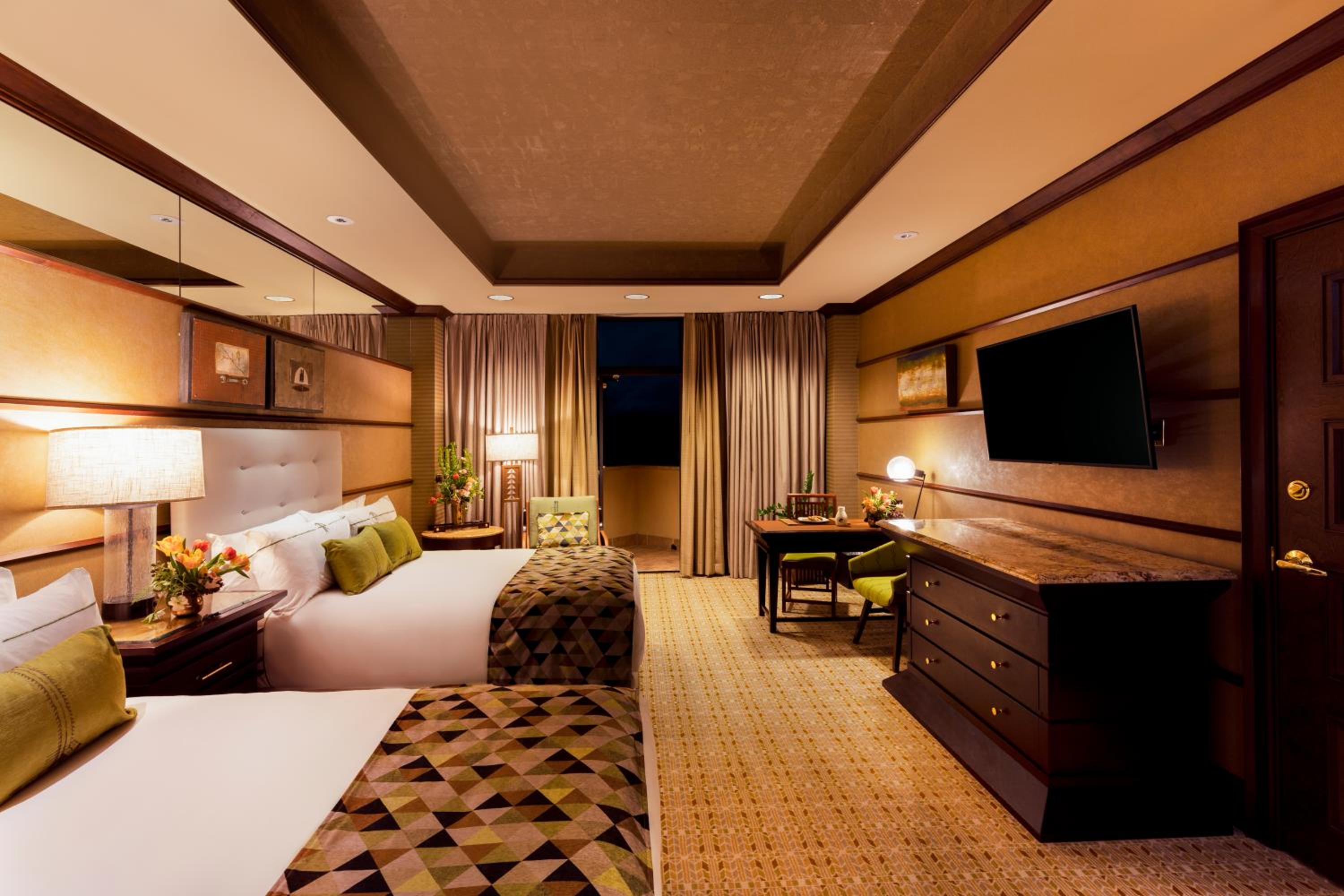 Falling Rock Balcony Double - Adult Only