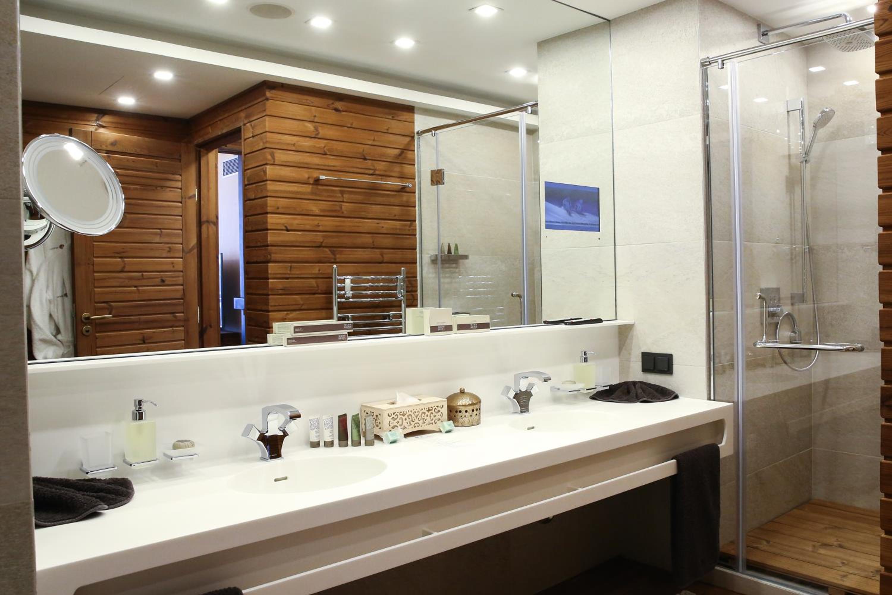 Presidential One-Bedroom Apartment (2 Adults + 2 Children) photo 3