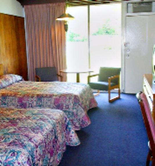 Double Room - Photo 6