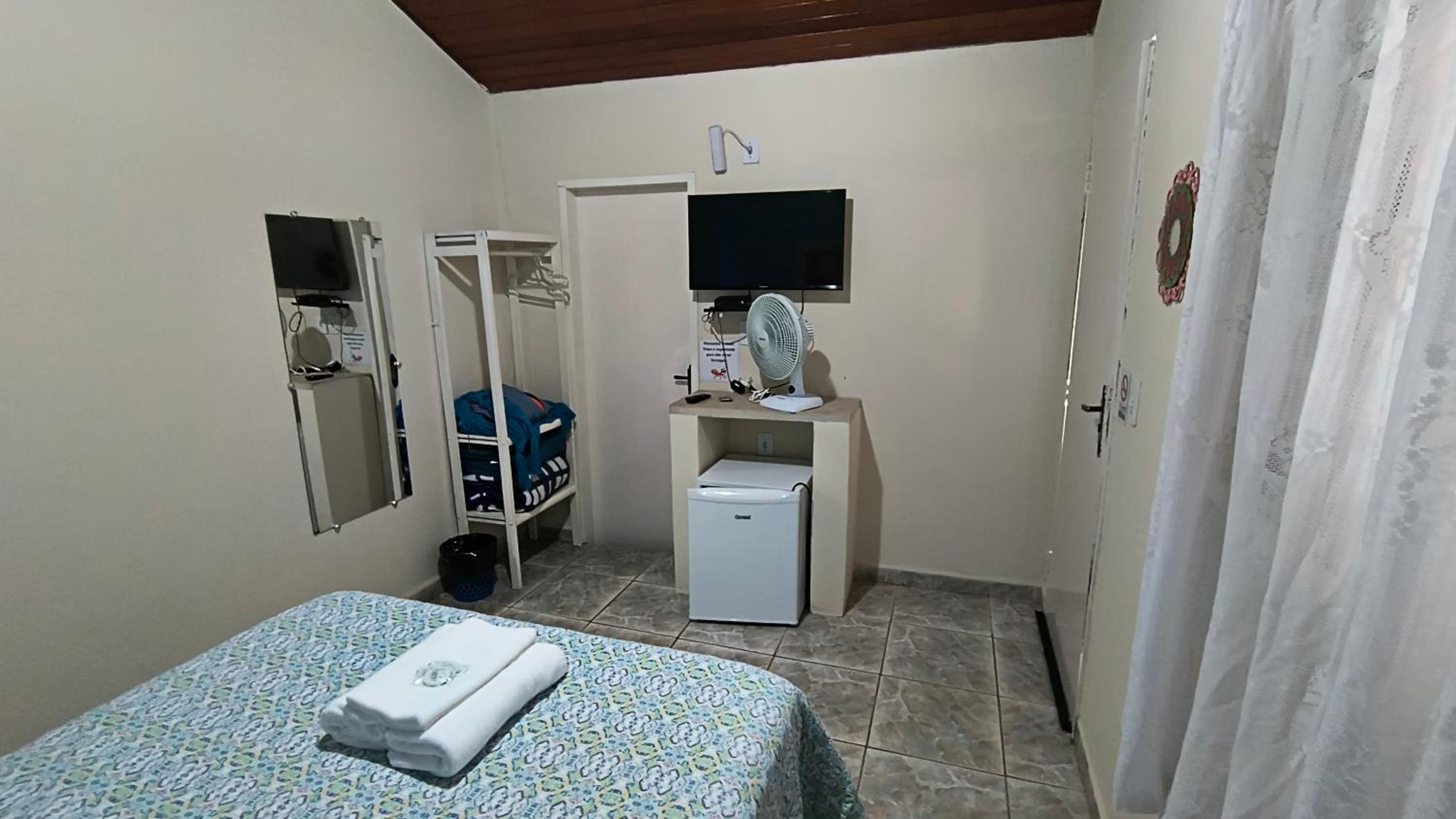 Studio Apartment with One Double Bed - Photo 2