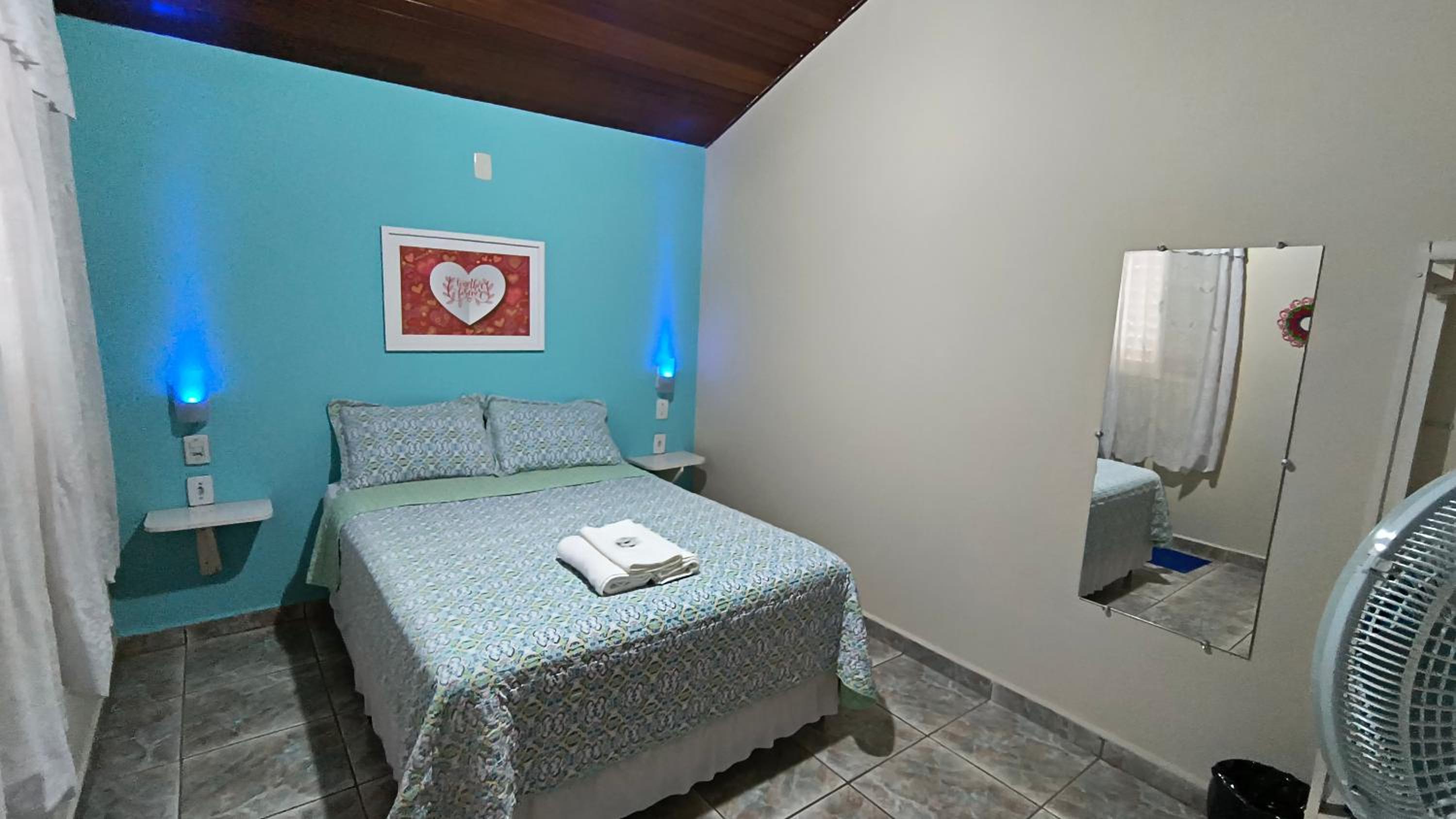 Studio Apartment with One Double Bed - Photo 3