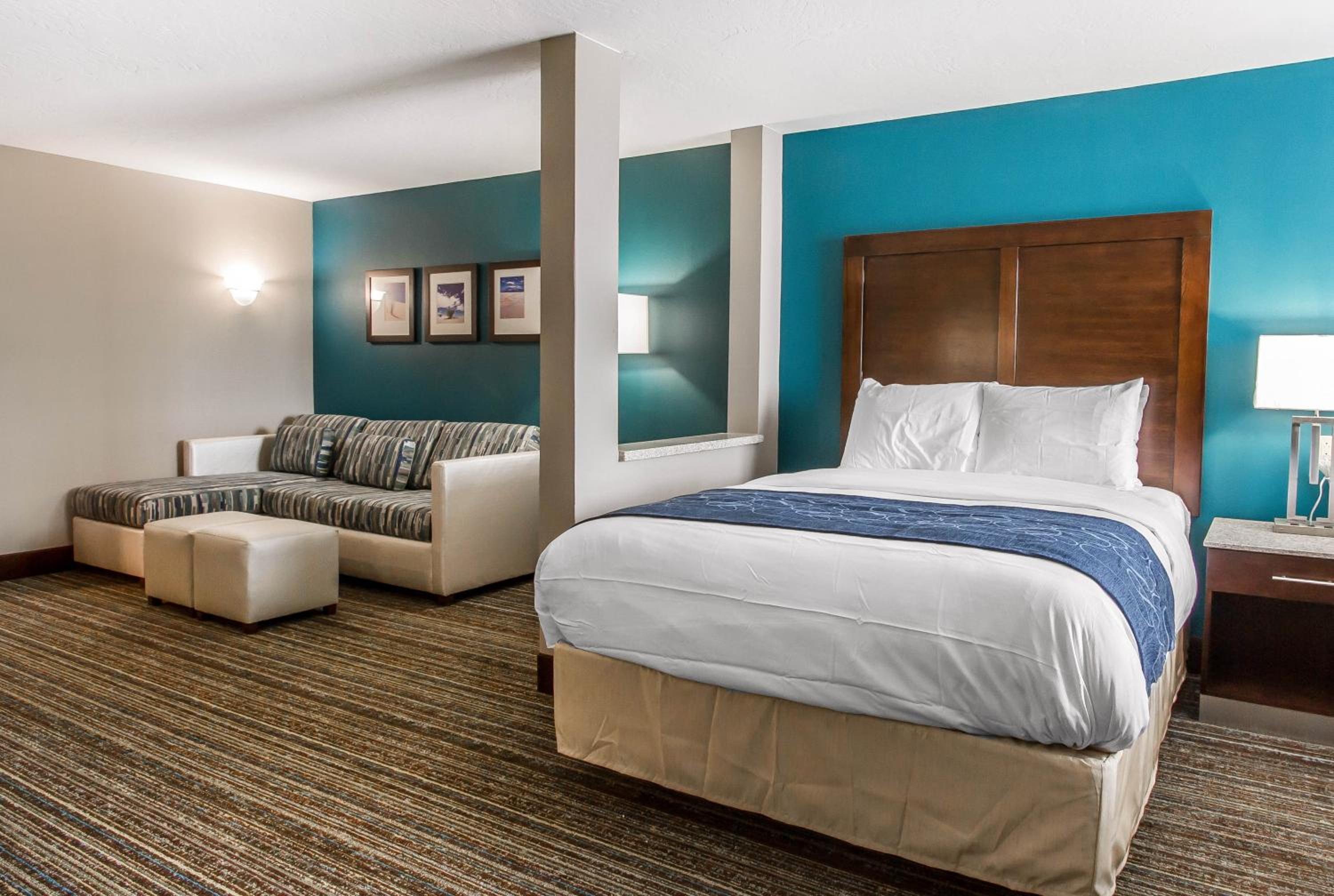 King Suite with Sofabed - Non-Smoking